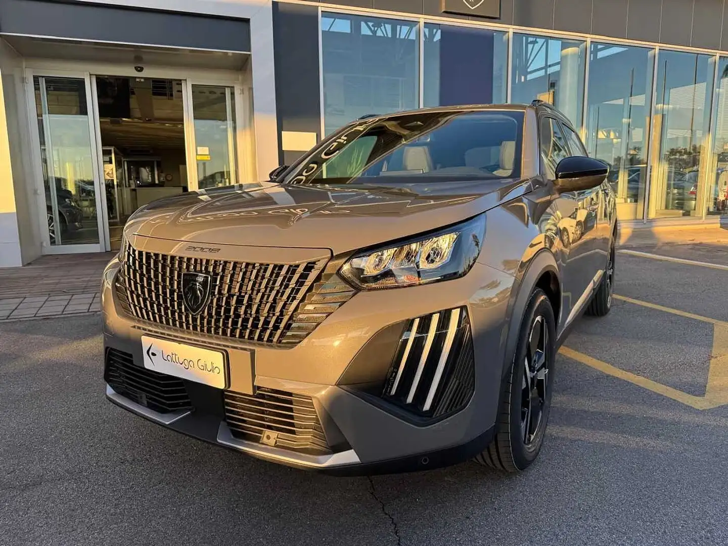 Peugeot 2008 2ª serie PureTech 100 S&S Allure Gris - 2