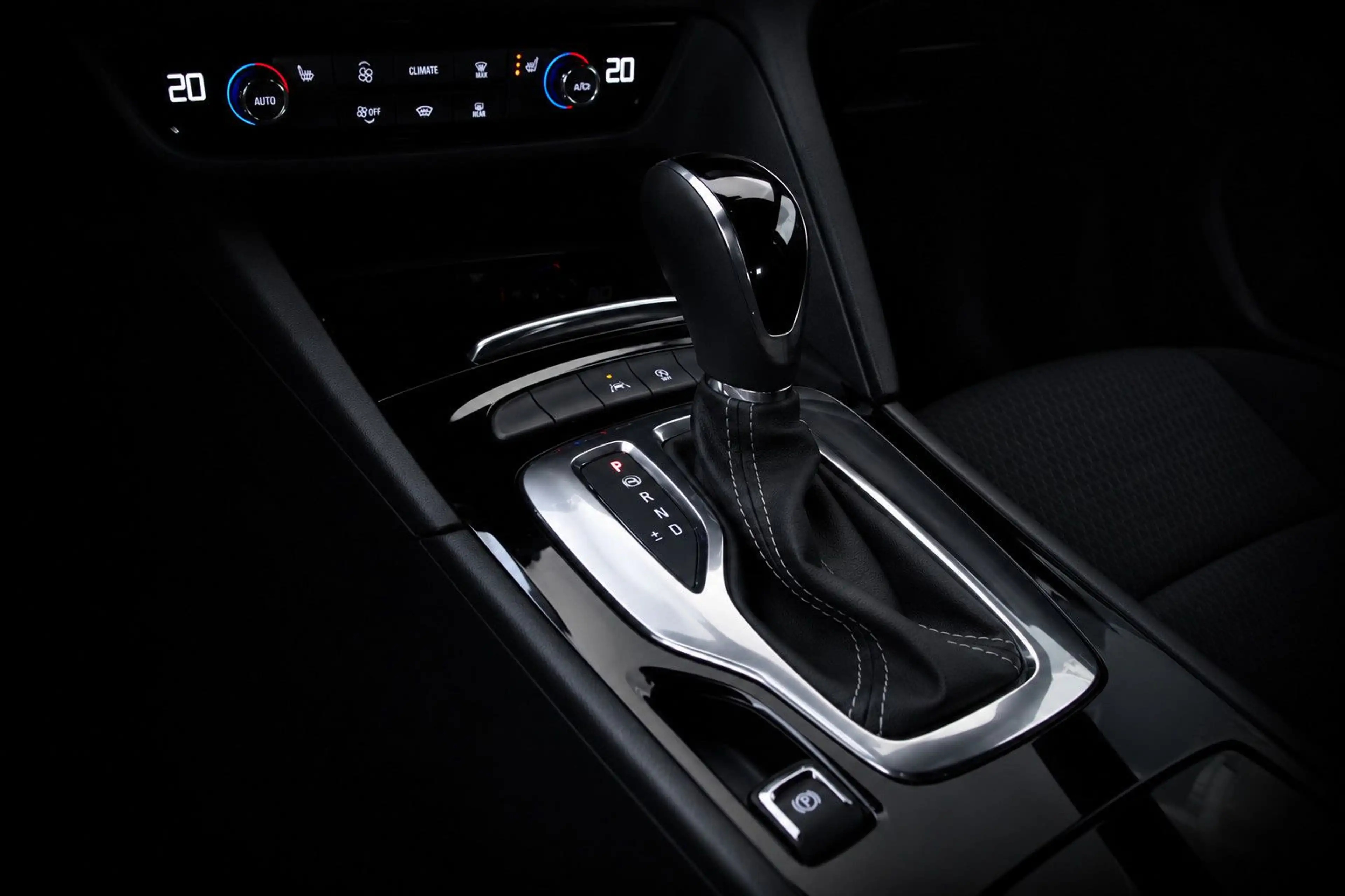 Opel Insignia Business*1.Hand*AUTOMATIK*NAVI*SHZ* — photo 14