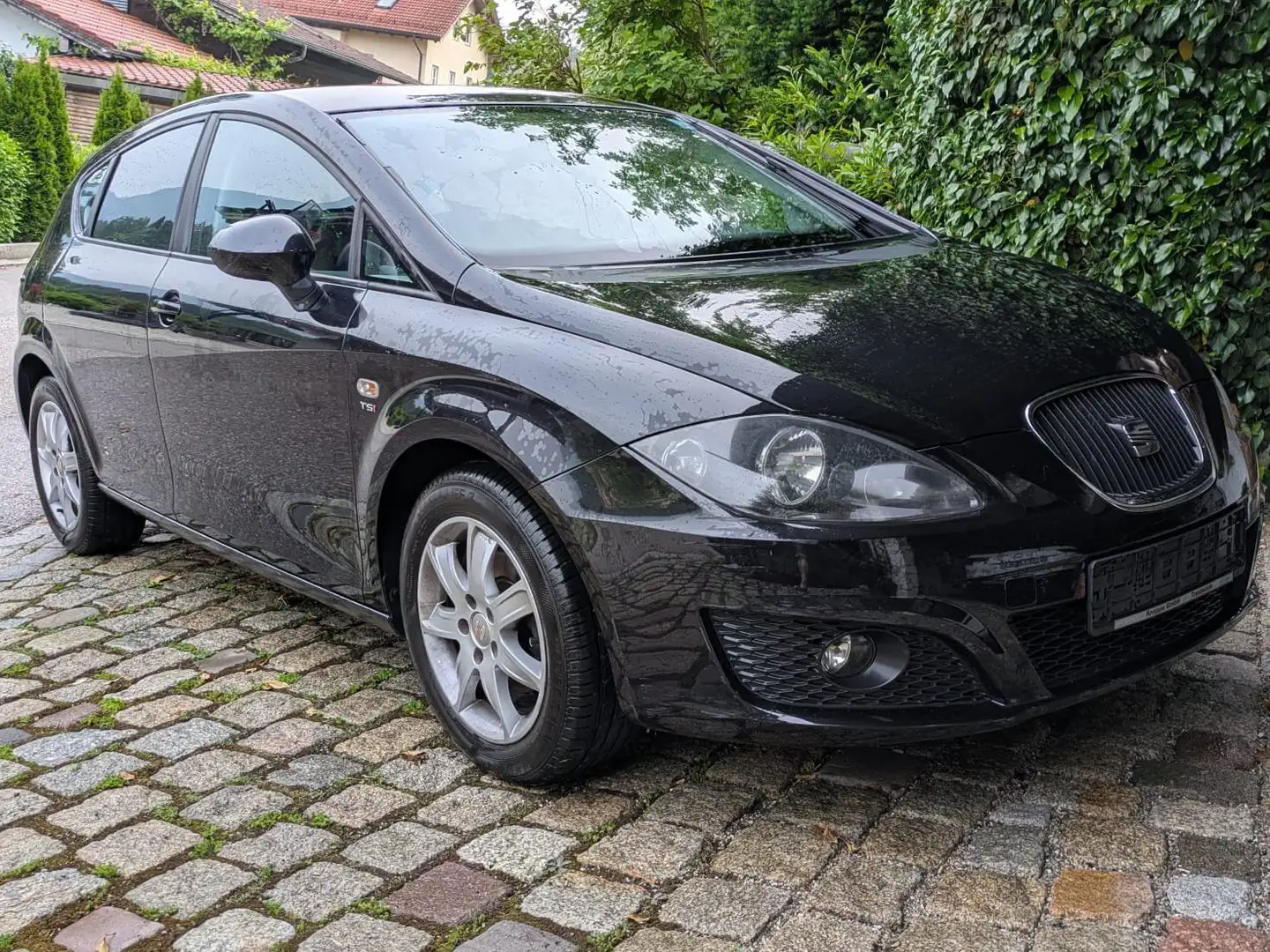 SEAT Leon Leon 1.2 TSI EcomotiveGood Stuff crna - 1