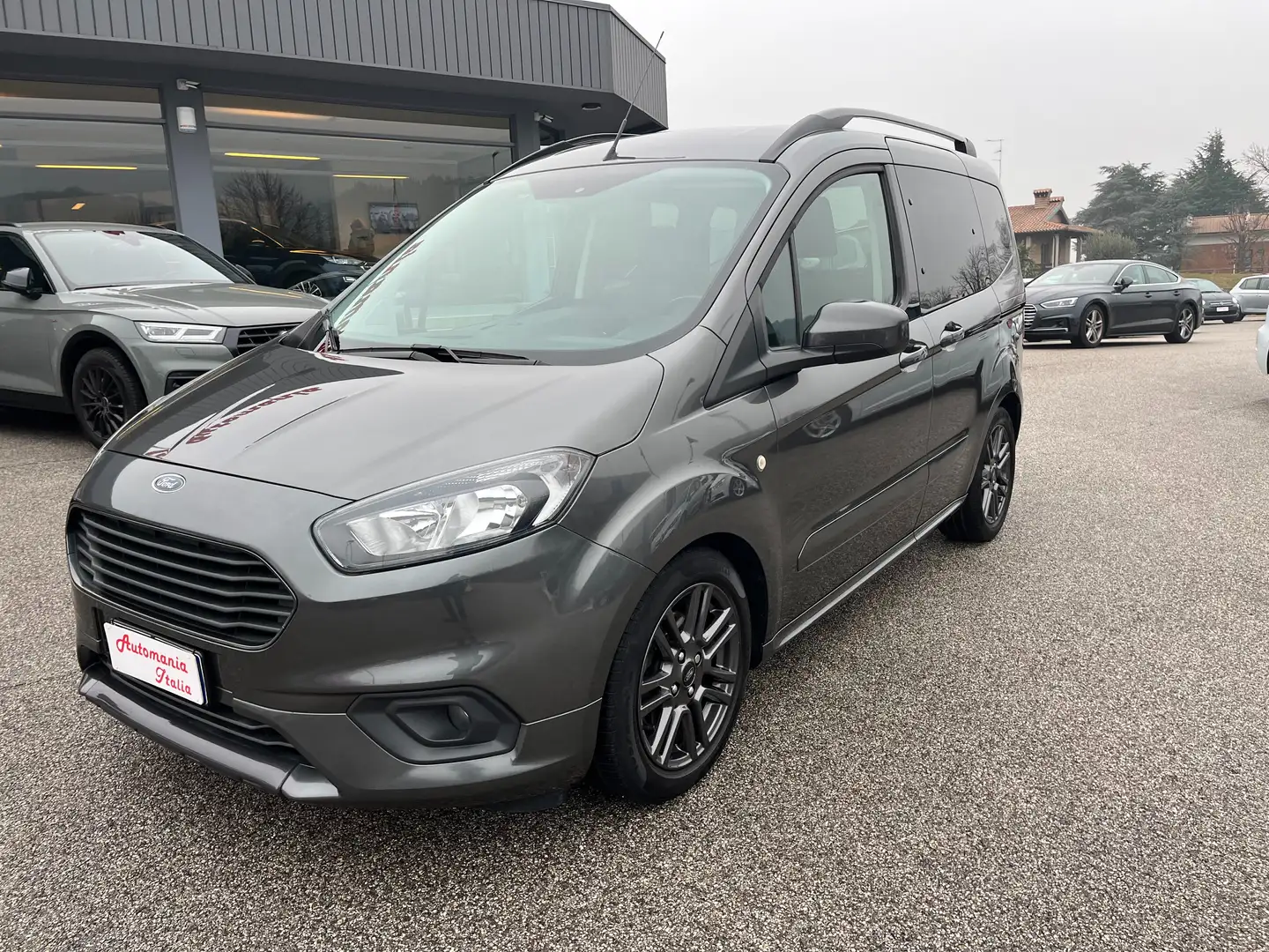 Ford Tourneo Courier SPORT Grey - 2