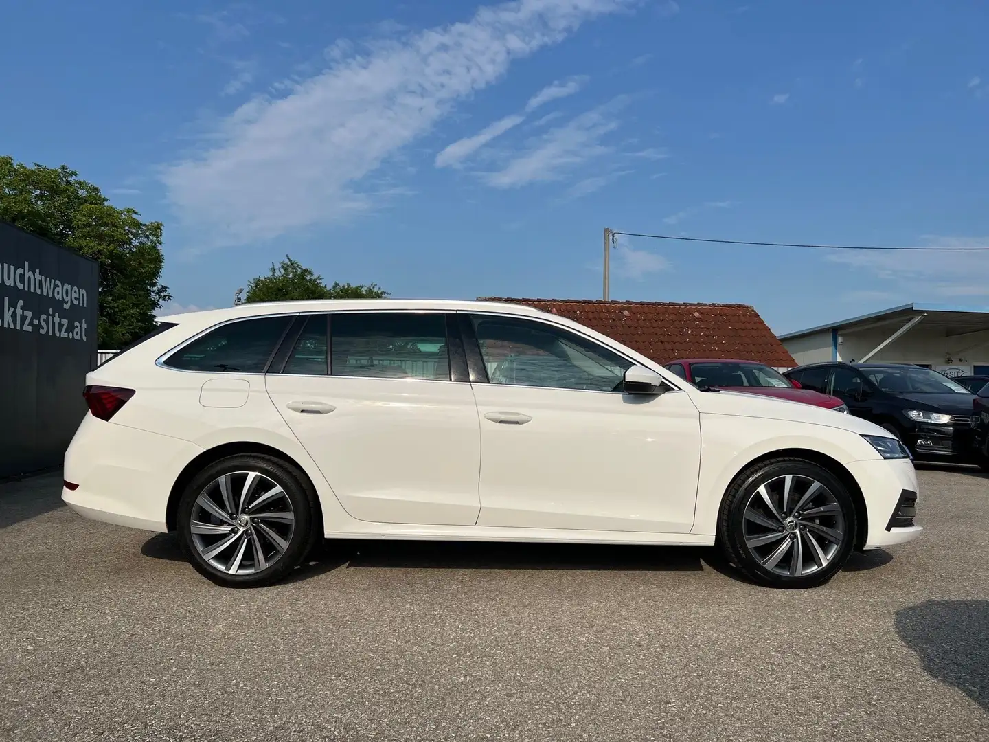 Skoda Octavia Combi 2,0 TDI Style DSG | NP: €49.400 Weiß - 2