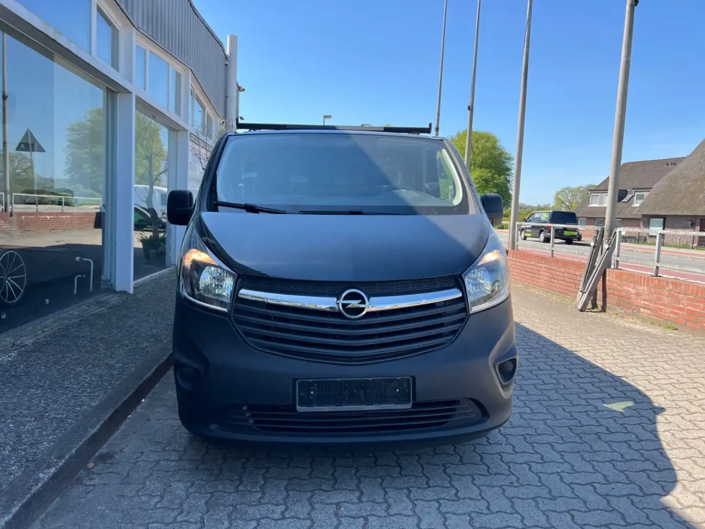 Opel Vivaro VIVARO KASTEN L1H1 STANDHEIZUNG/SERVICE+TÜV NEU Schwarz - 2