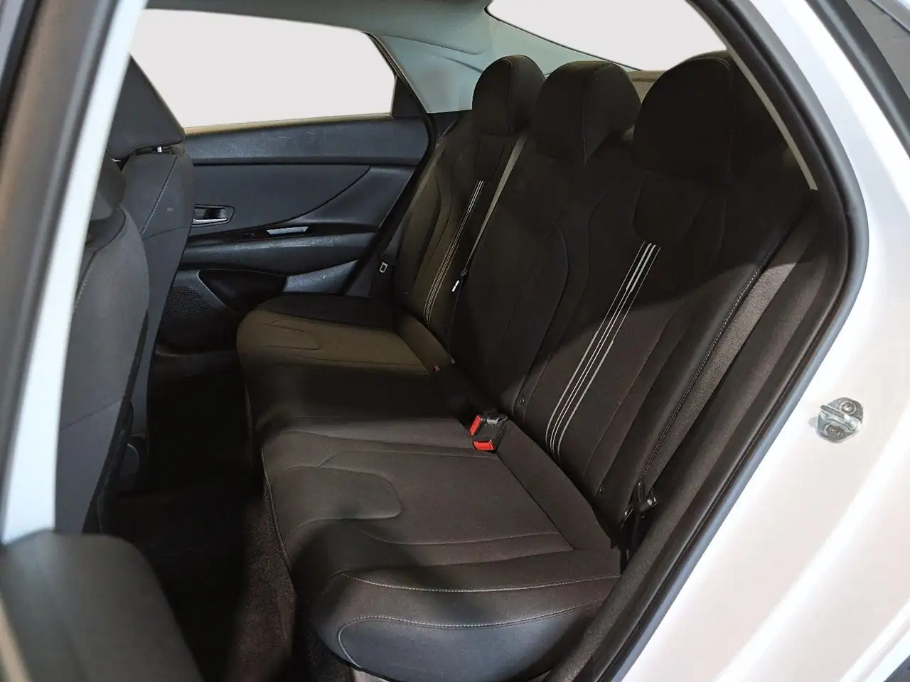 Hyundai ELANTRA снимка Hyundai ELANTRA