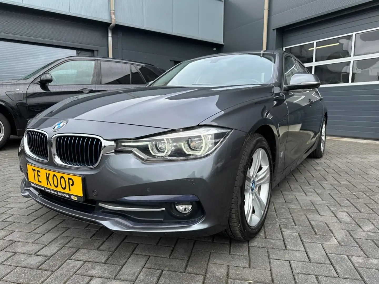 BMW 330 330e High Executive Automaat, navigatie, airco, cr Серый - 1