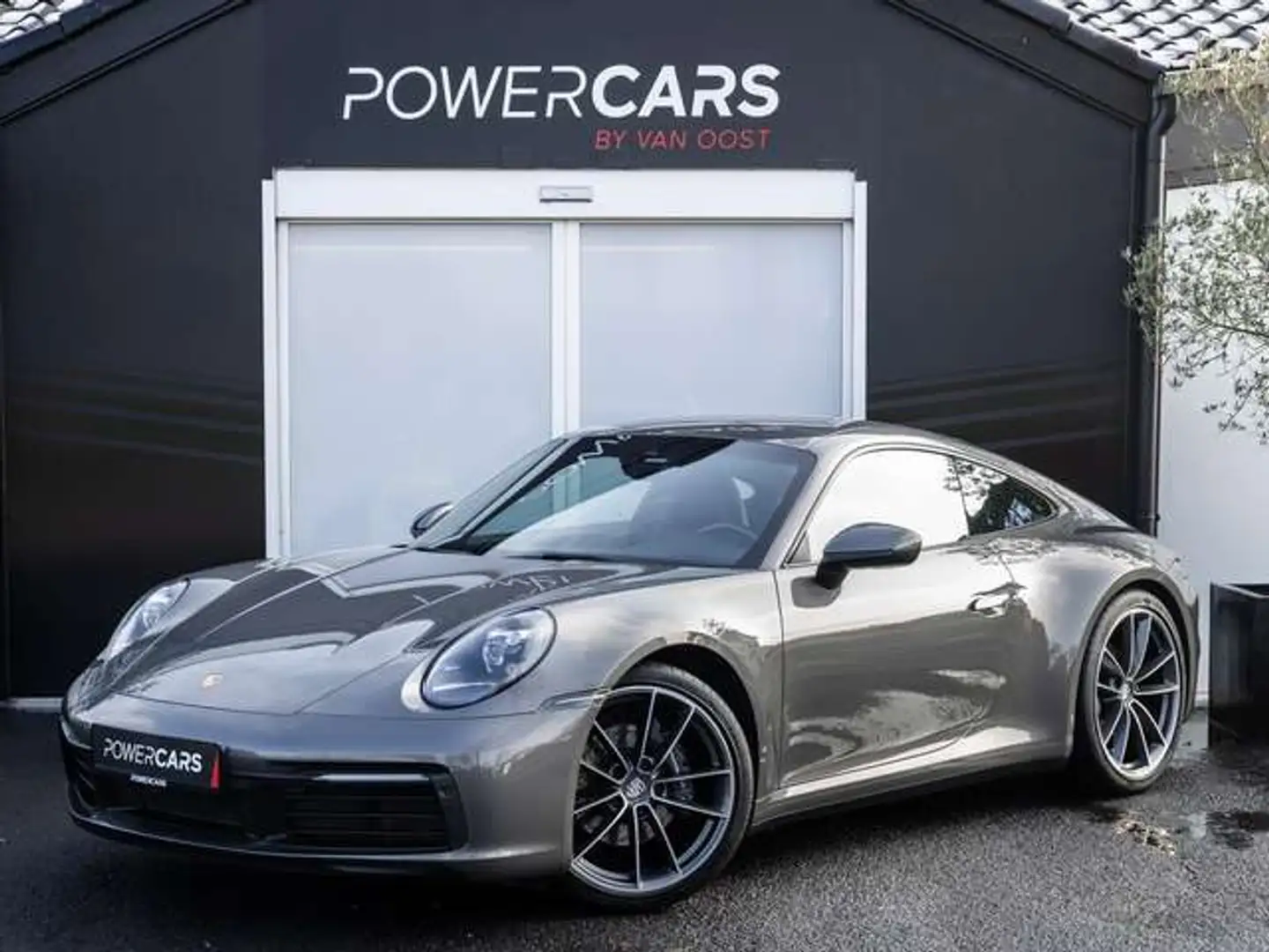 Porsche 992 Carrera 4 | PDK | Sunroof | 21" Grau - 2