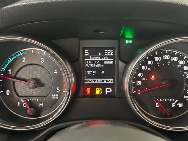 Jeep Grand Cherokee view 15