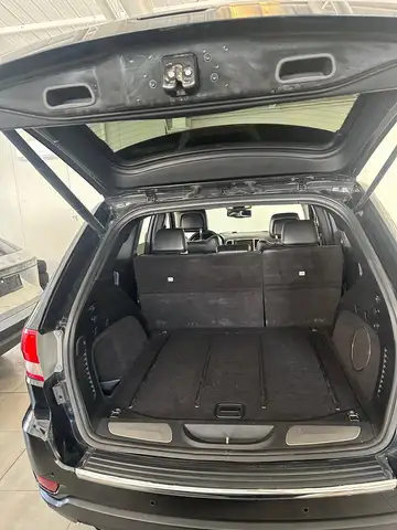 Jeep Grand Cherokee view 7
