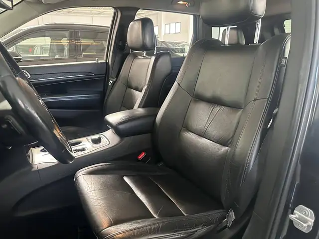 Jeep Grand Cherokee view 8