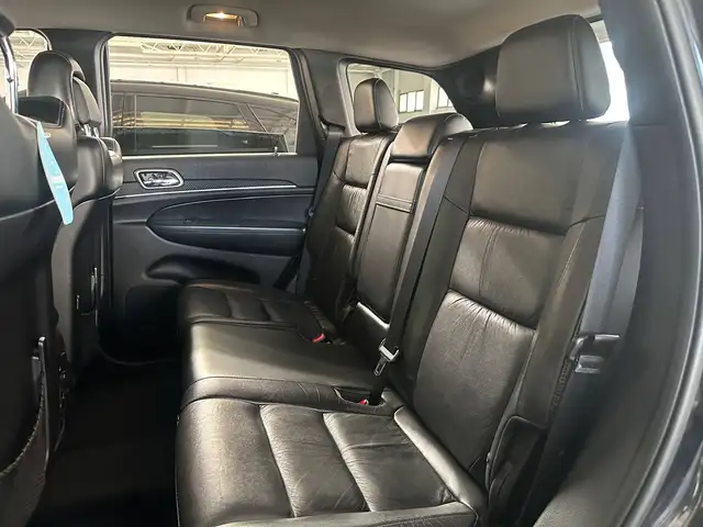 Jeep Grand Cherokee view 9