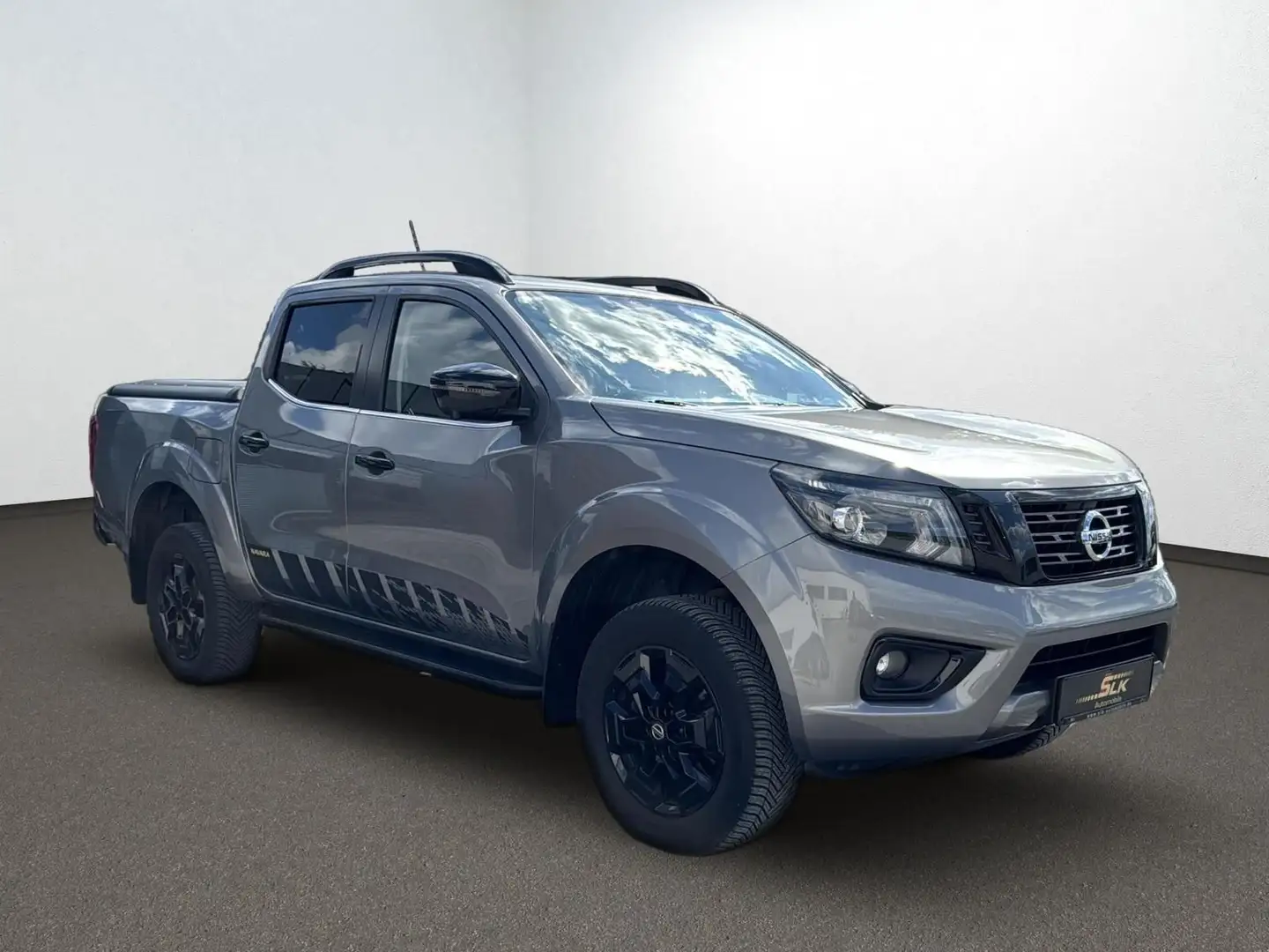 Nissan Navara 2.3dCi N-Guard DC 4x4 LED Navi Kamera AHK Gris - 2