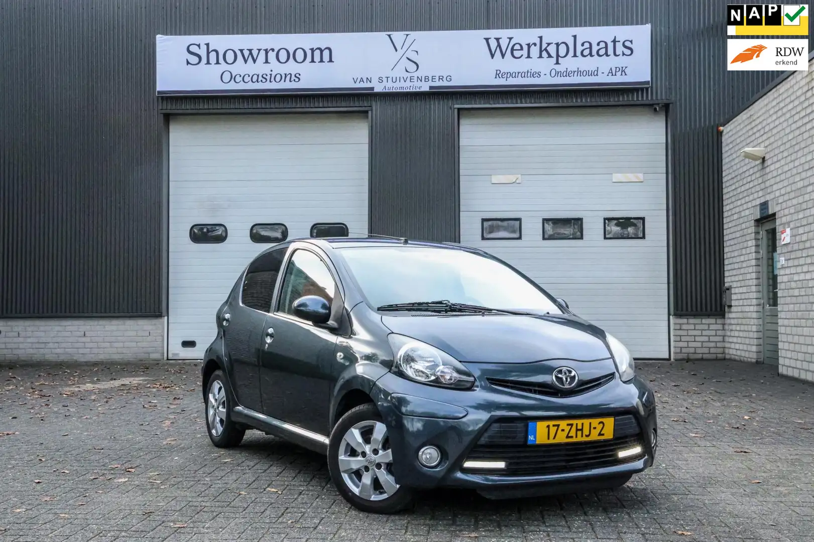 Toyota Aygo 1.0 VVT-i Dynamic Orange AUTOMAAT NW APK AIRCO LED Gris - 1