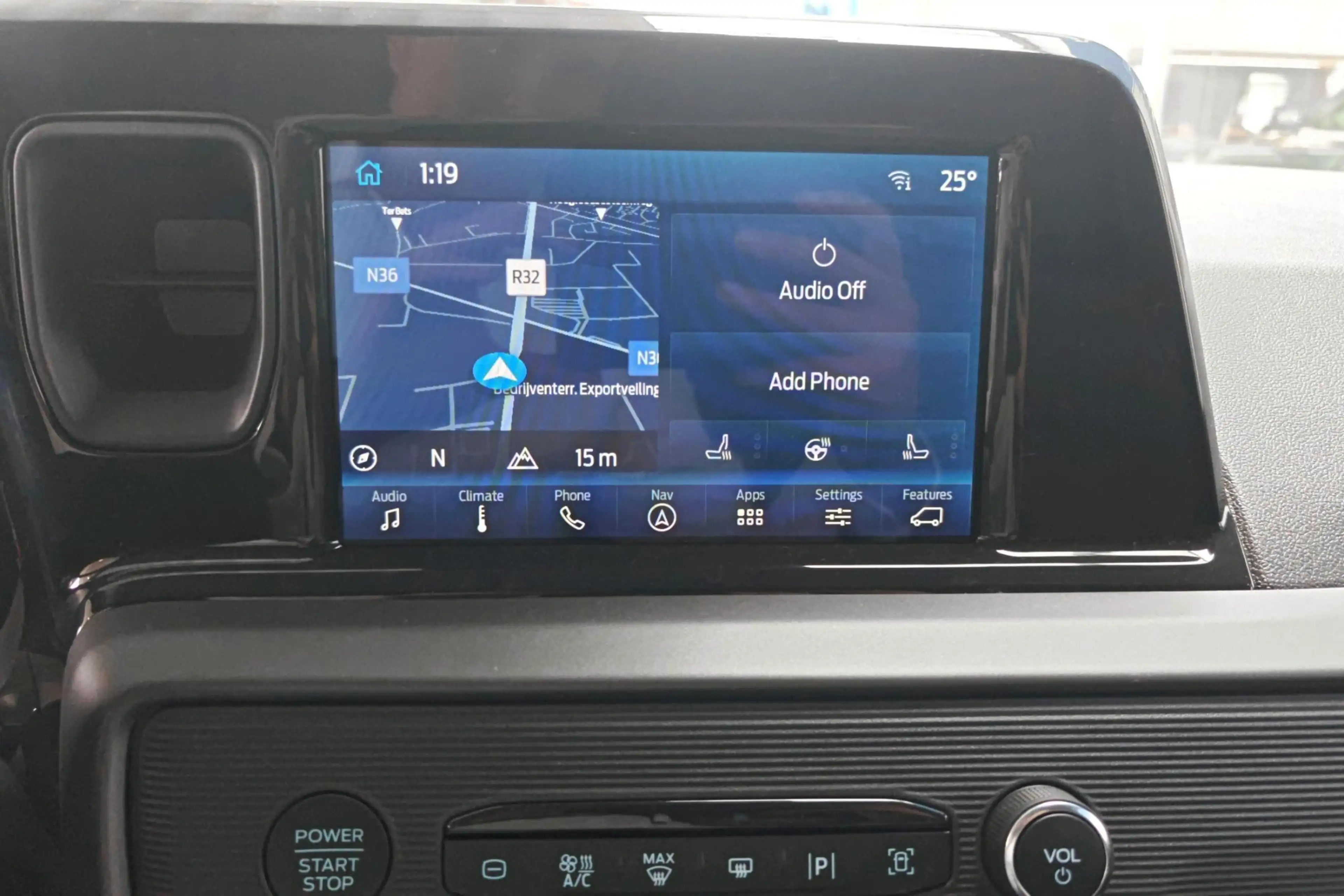 Ford Transit Courier 1.0 EcoBoost 92kW Limited — photo 14
