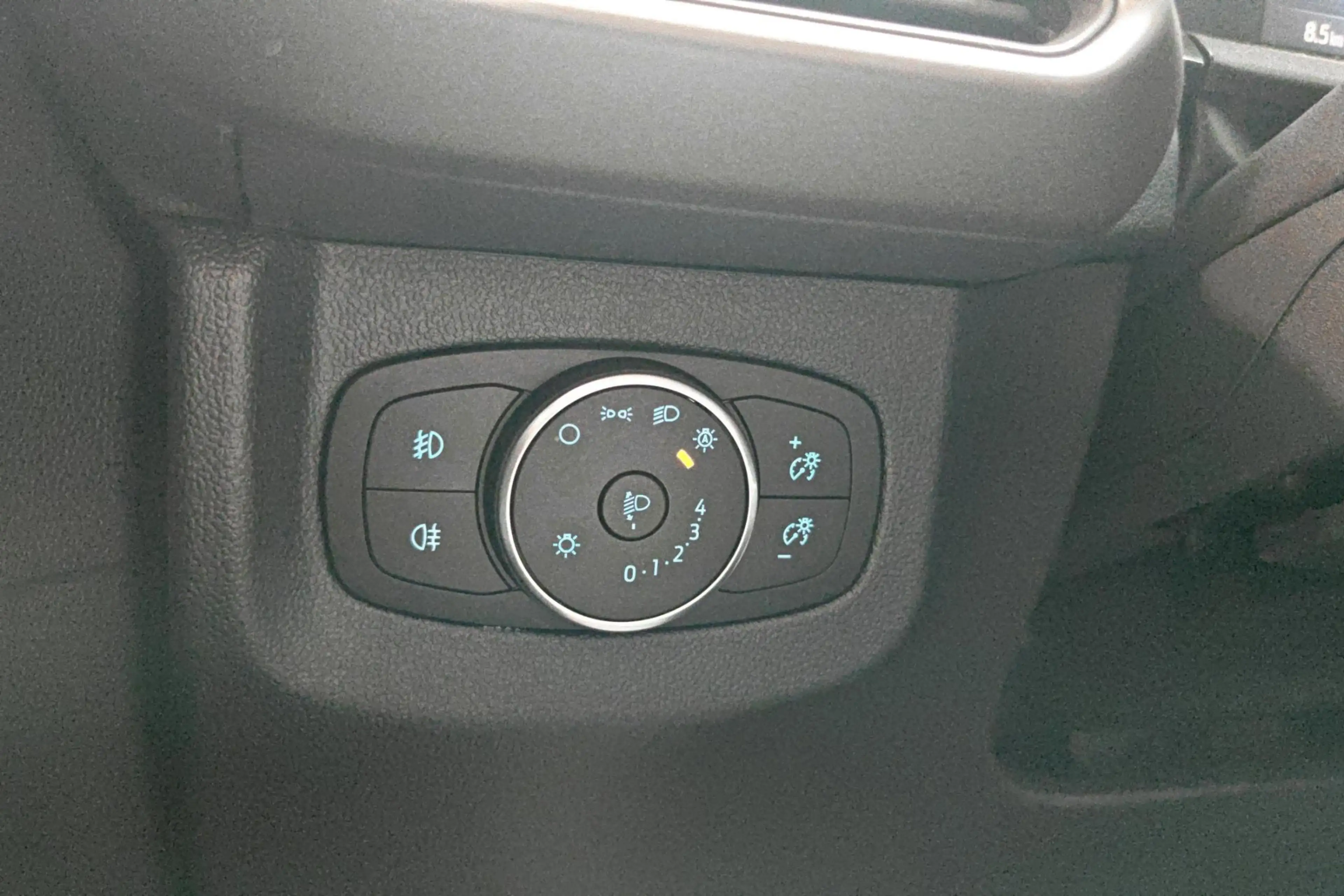 Ford Transit Courier 1.0 EcoBoost 92kW Limited — photo 15