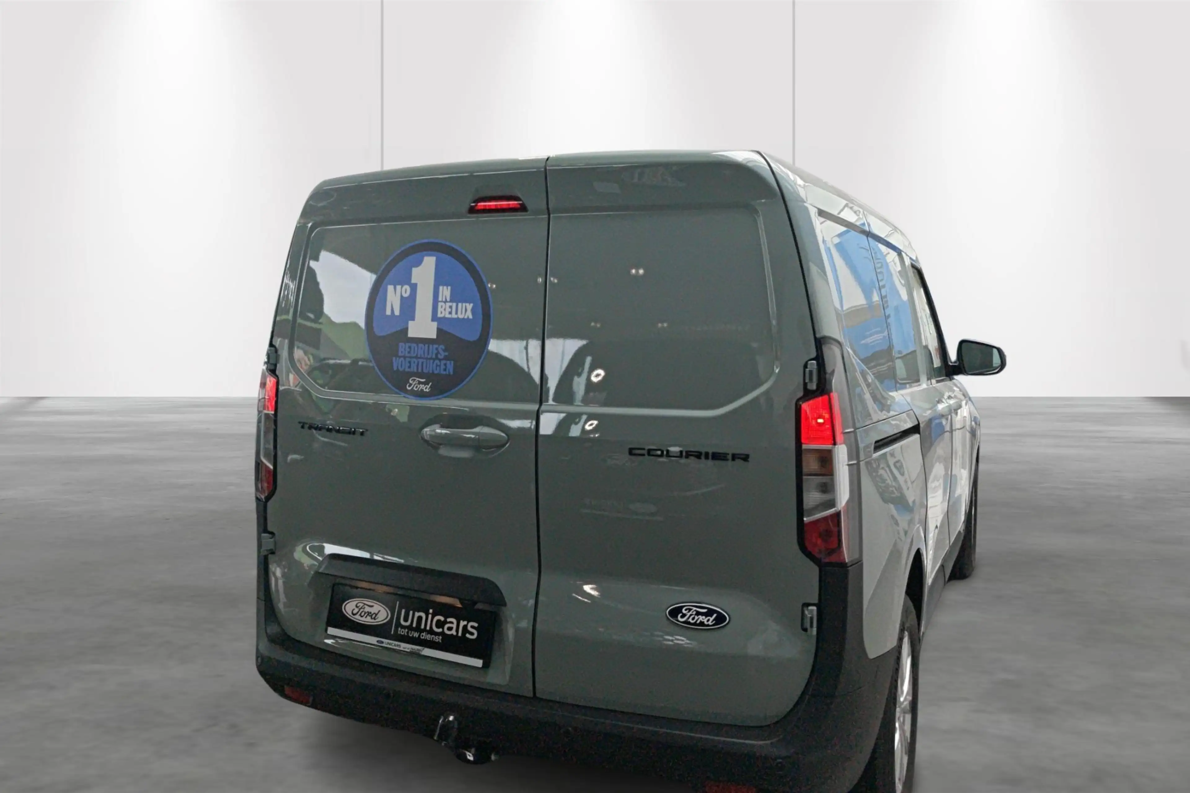 Ford Transit Courier 1.0 EcoBoost 92kW Limited — photo 9