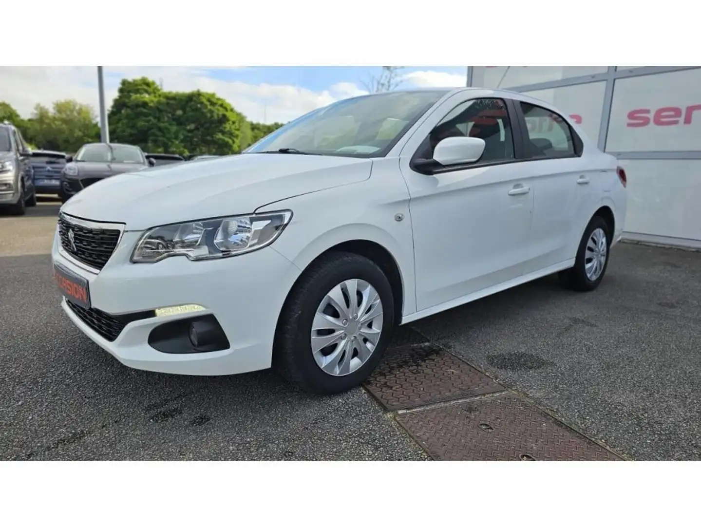 Peugeot 301 Active 1.5 BlueHDi 100cv + Antibrouillard + Radars Biały - 2
