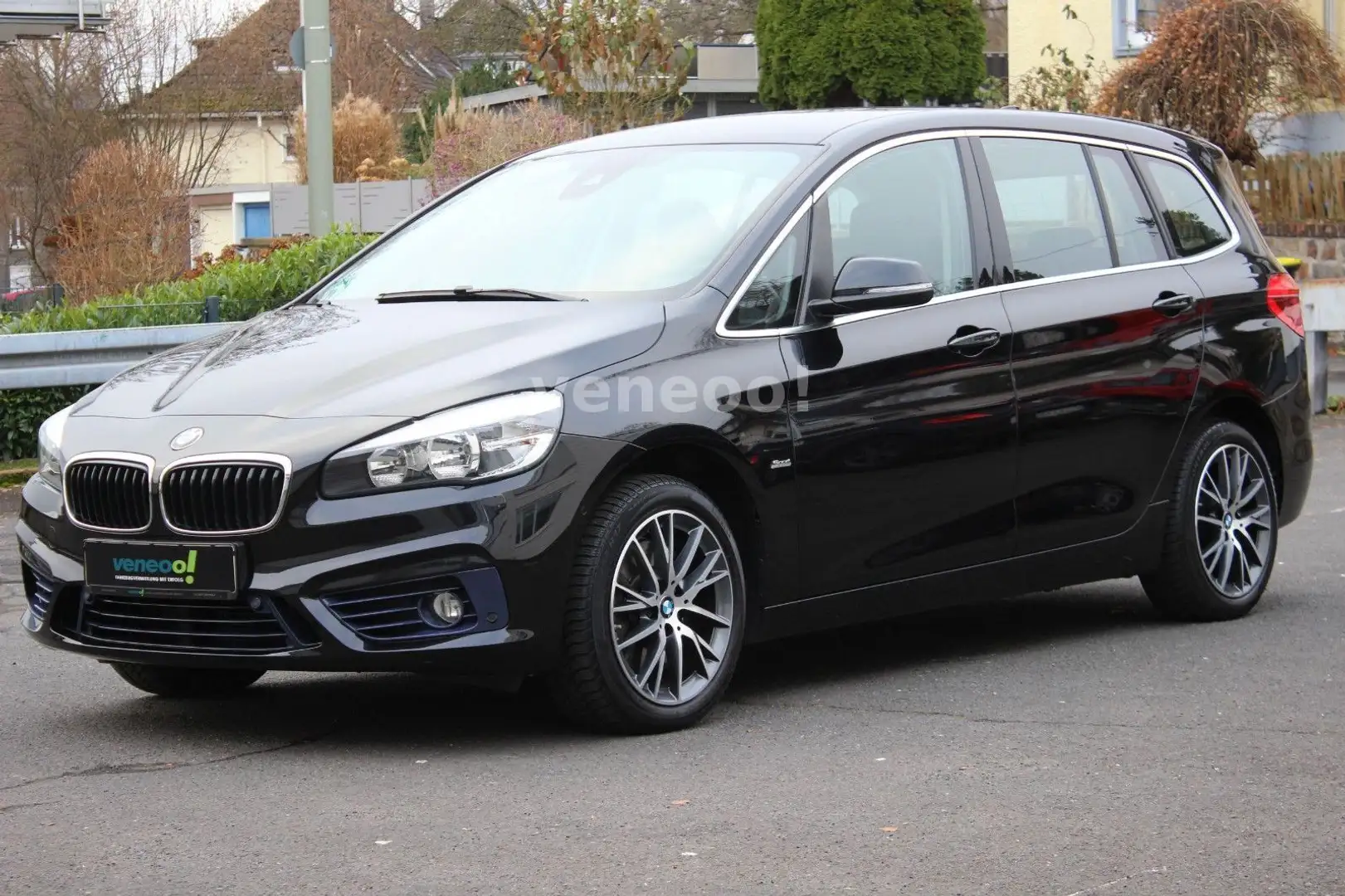 BMW 220 2 Gran Tourer 220 d Sport Line F46/super Zustand Schwarz - 1