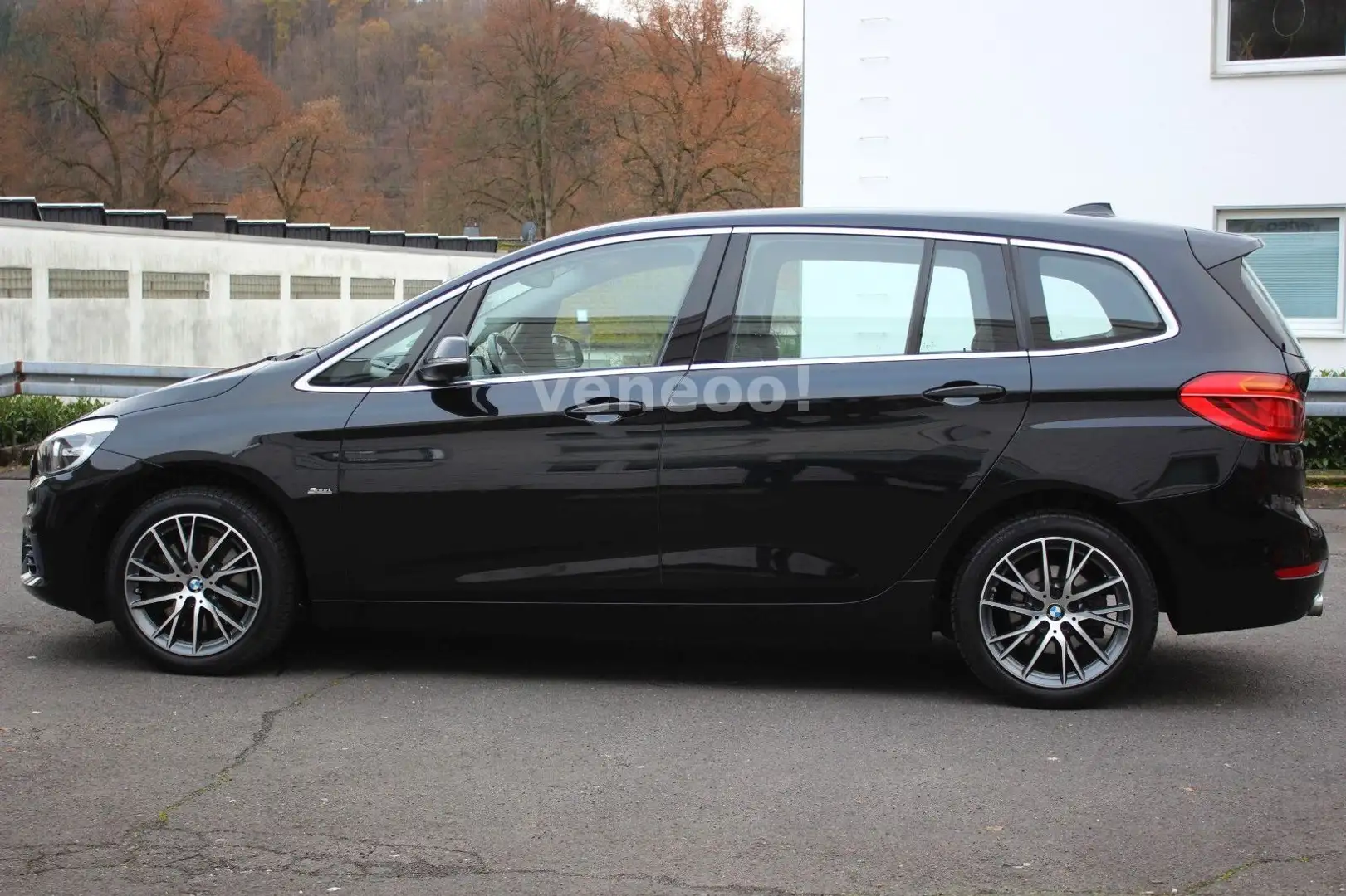 BMW 220 2 Gran Tourer 220 d Sport Line F46/super Zustand Schwarz - 2