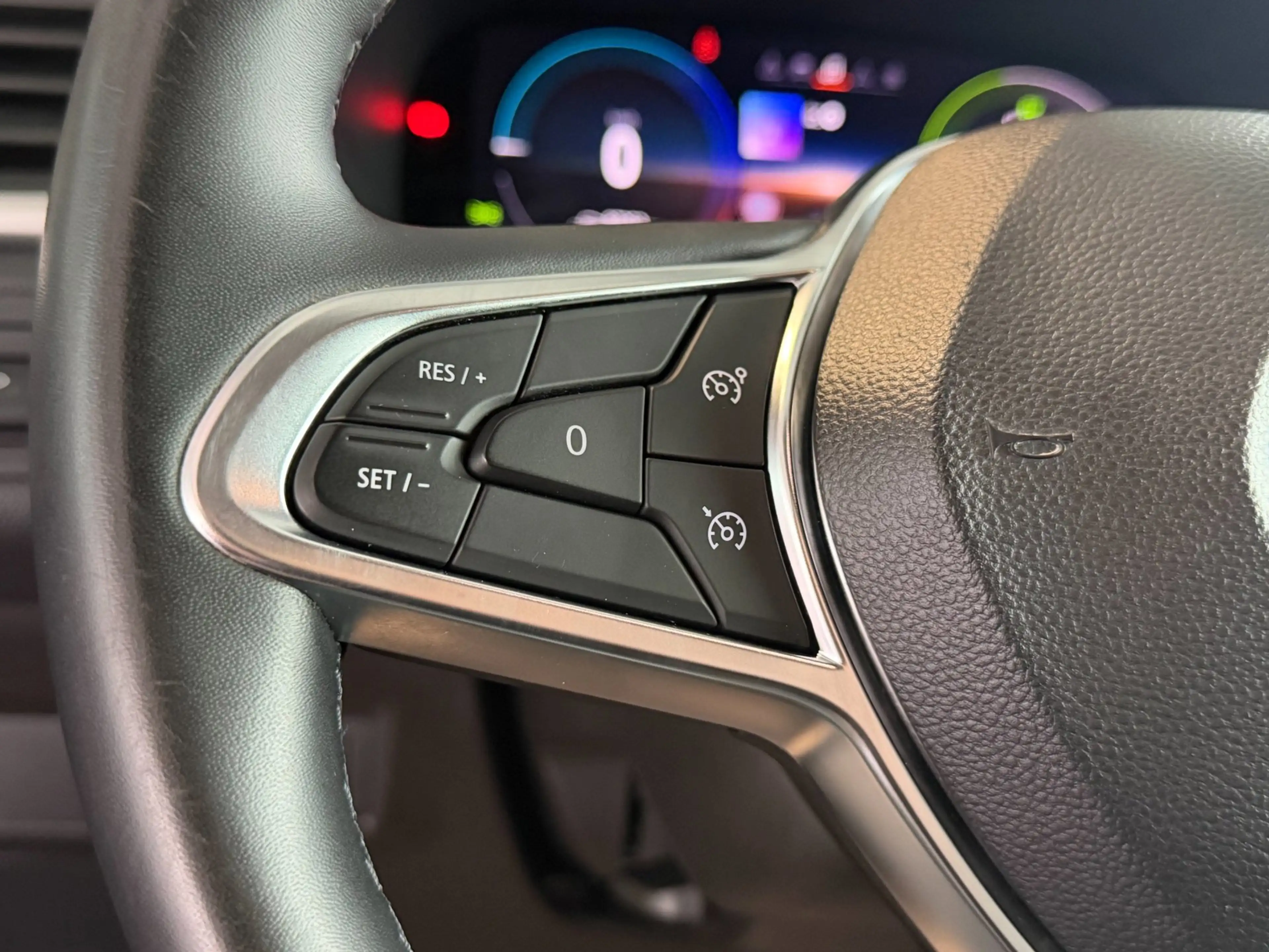 Renault Captur 1.6 E-Tech Plug-in Hybrid 160 Intens 2022 — photo 36