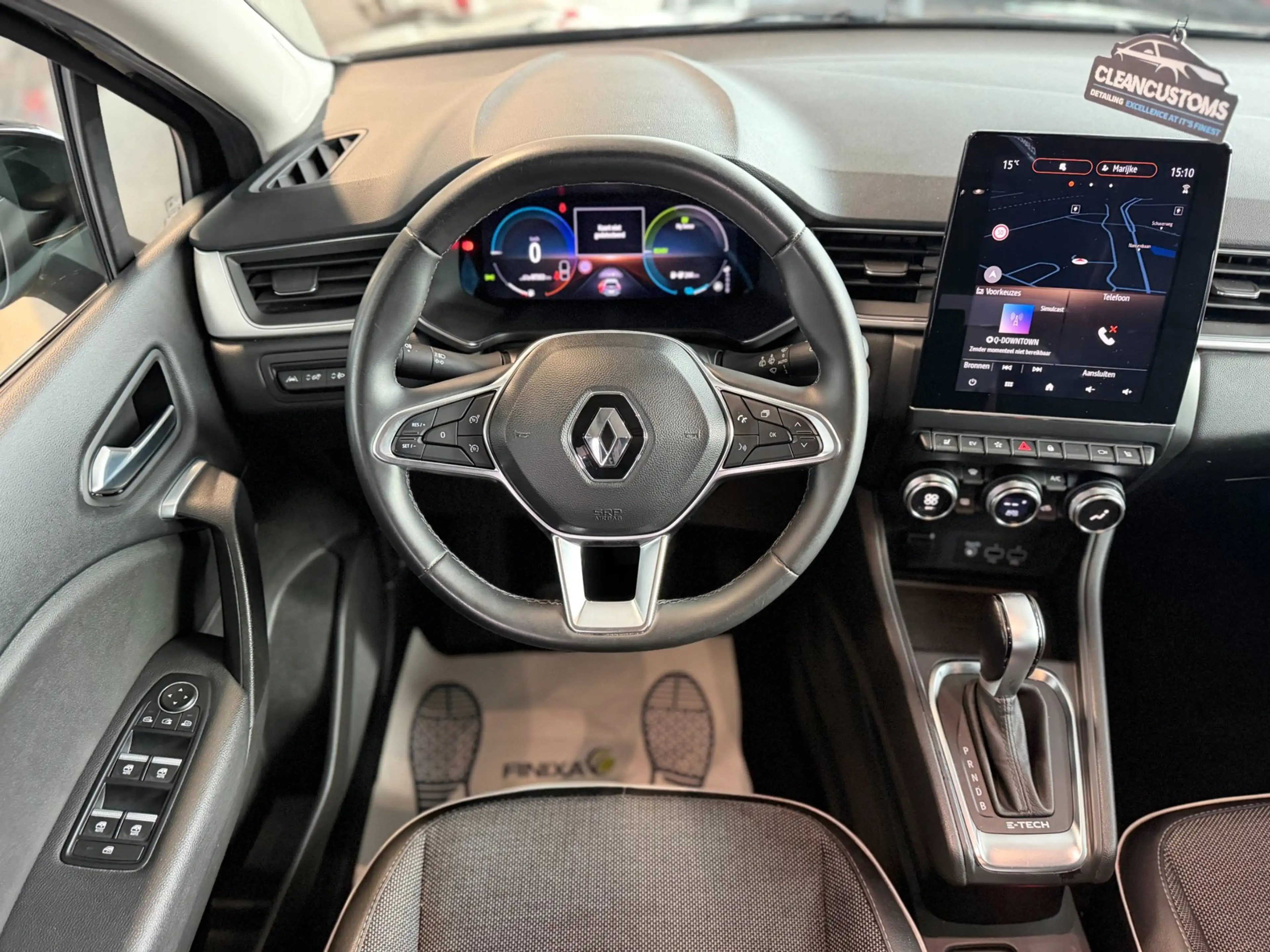 Renault Captur 1.6 E-Tech Plug-in Hybrid 160 Intens 2022 — photo 19