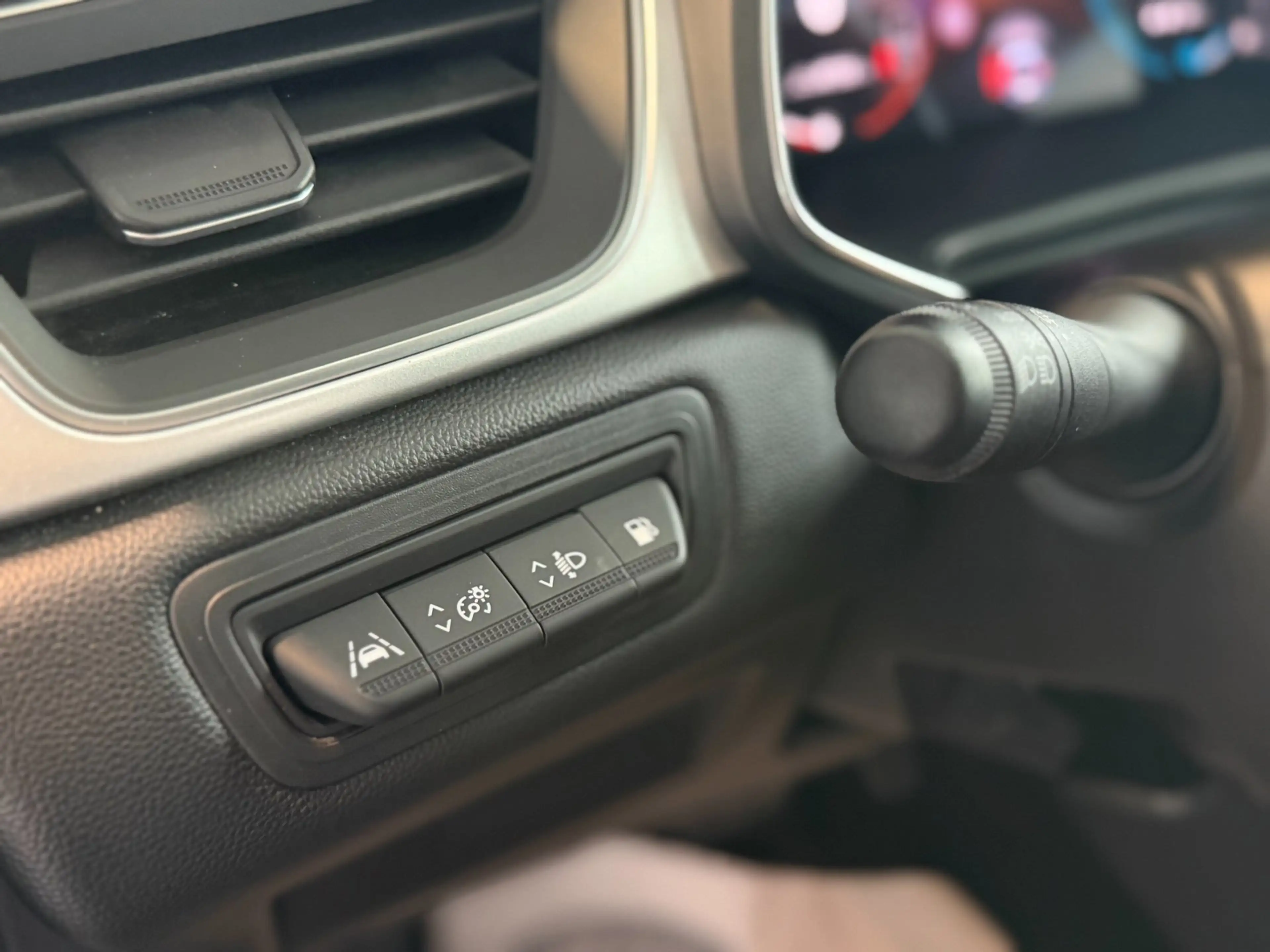 Renault Captur 1.6 E-Tech Plug-in Hybrid 160 Intens 2022 — photo 40