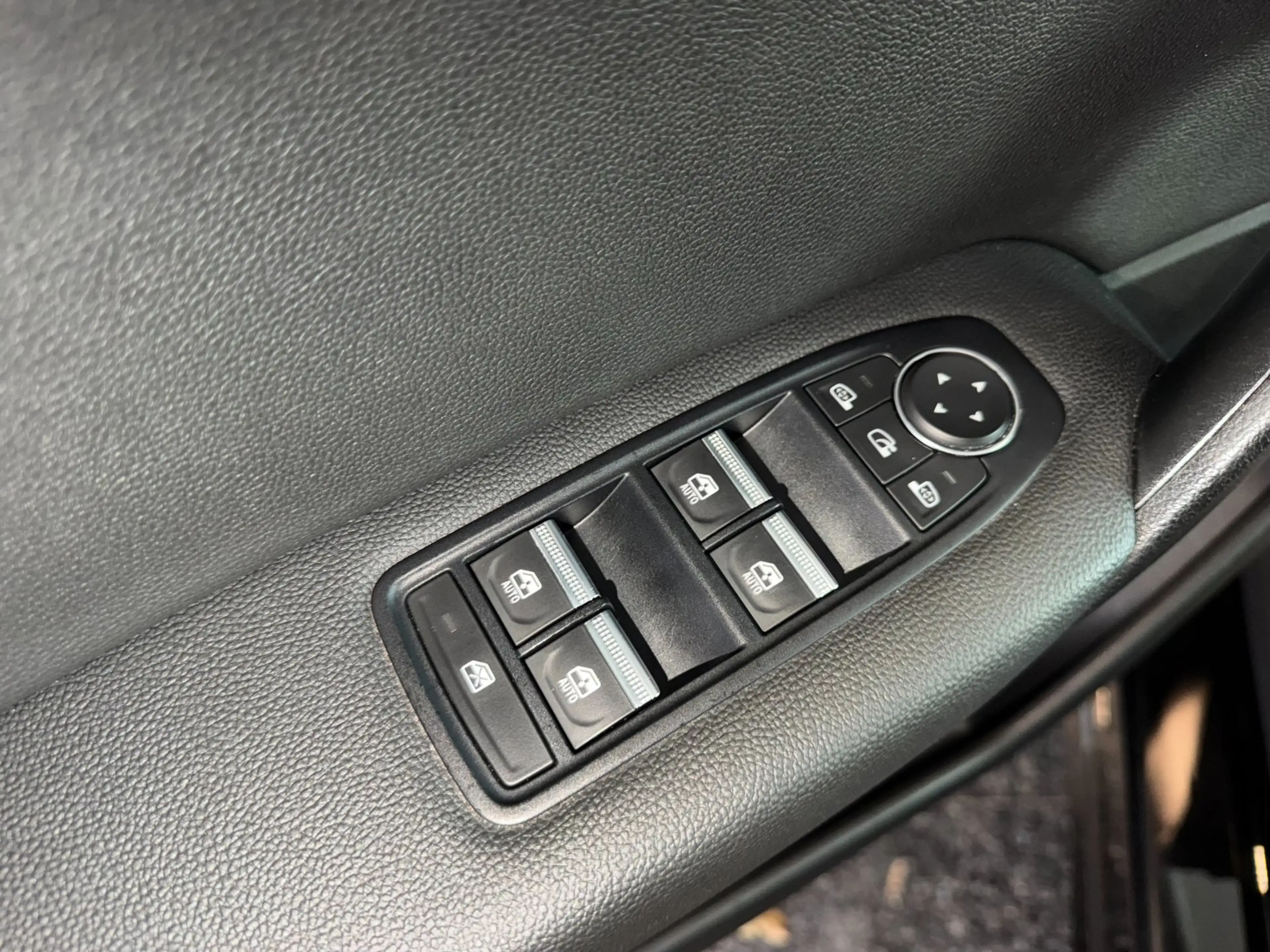 Renault Captur 1.6 E-Tech Plug-in Hybrid 160 Intens 2022 — photo 41