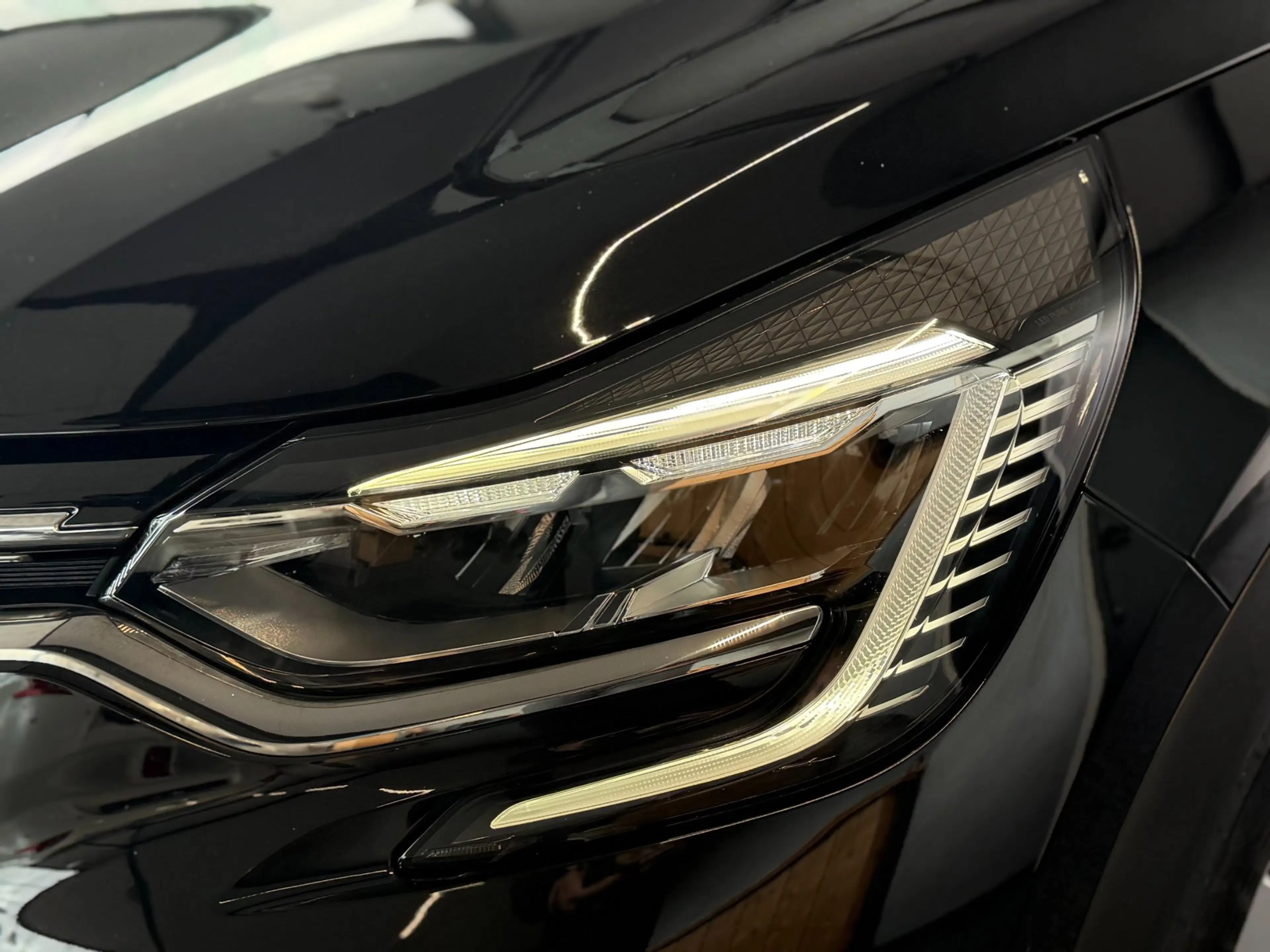 Renault Captur 1.6 E-Tech Plug-in Hybrid 160 Intens 2022 — photo 9