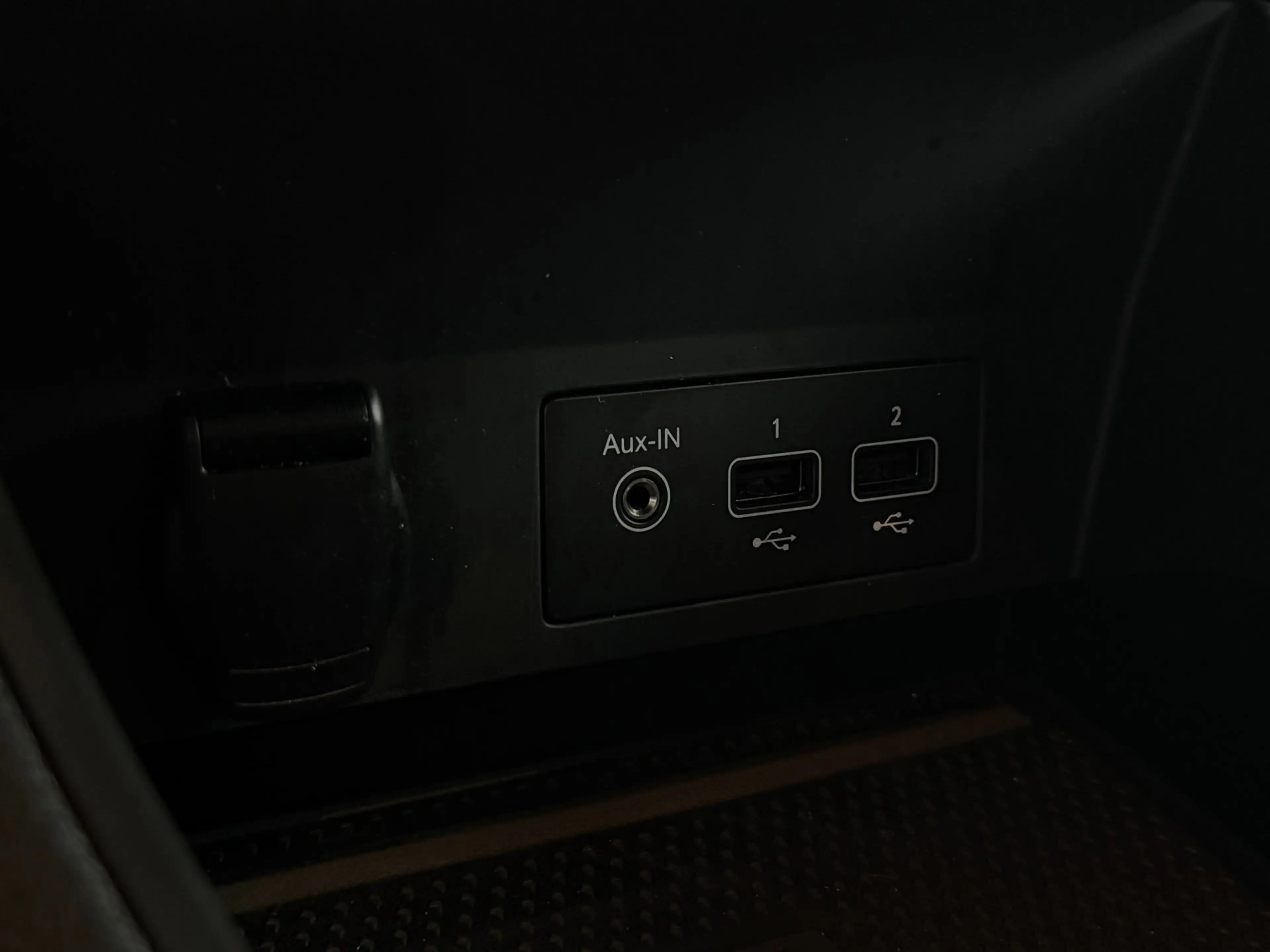 Renault Captur 1.6 E-Tech Plug-in Hybrid 160 Intens 2022 — photo 32