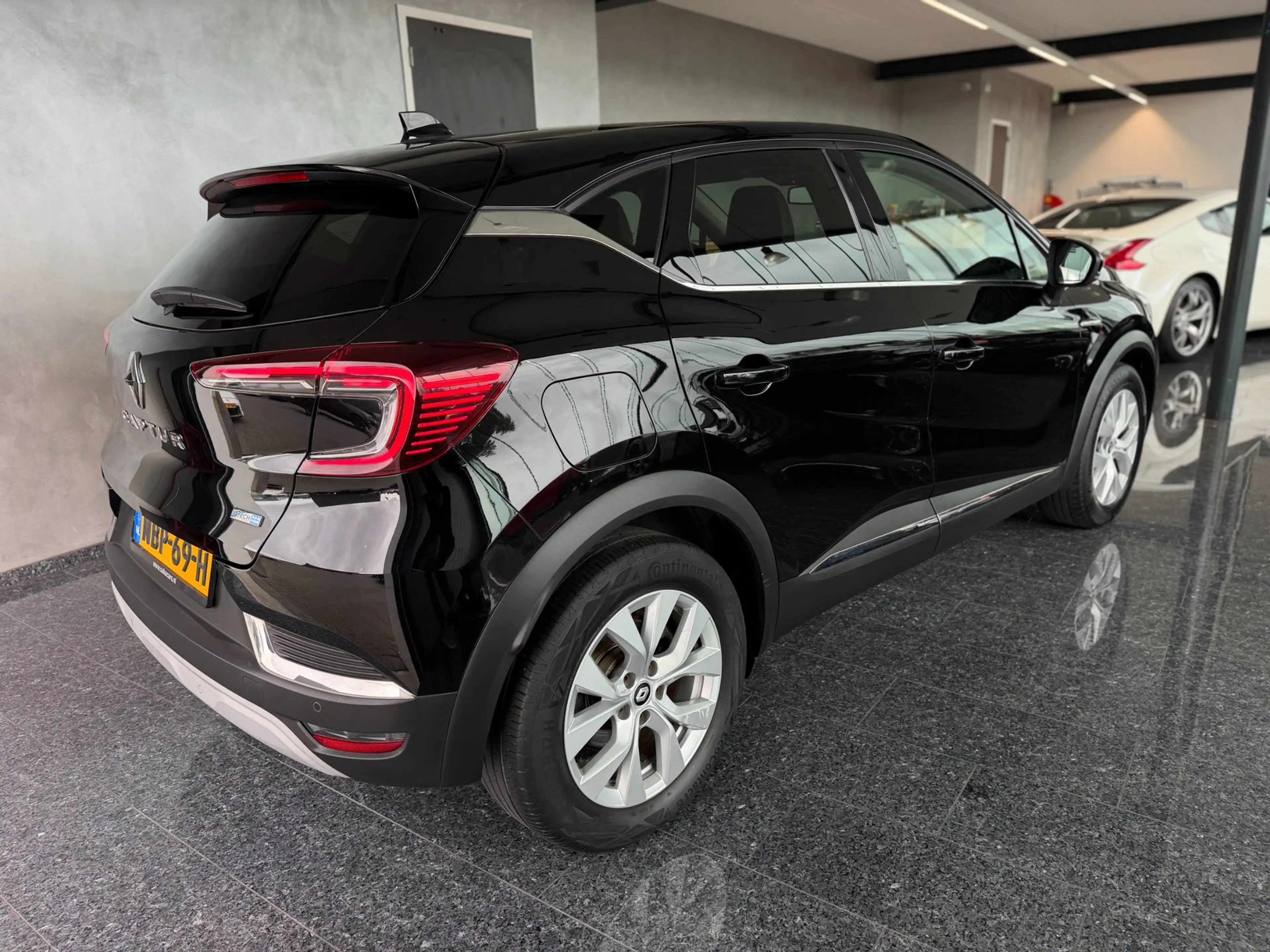 Renault Captur 1.6 E-Tech Plug-in Hybrid 160 Intens 2022 — photo 13