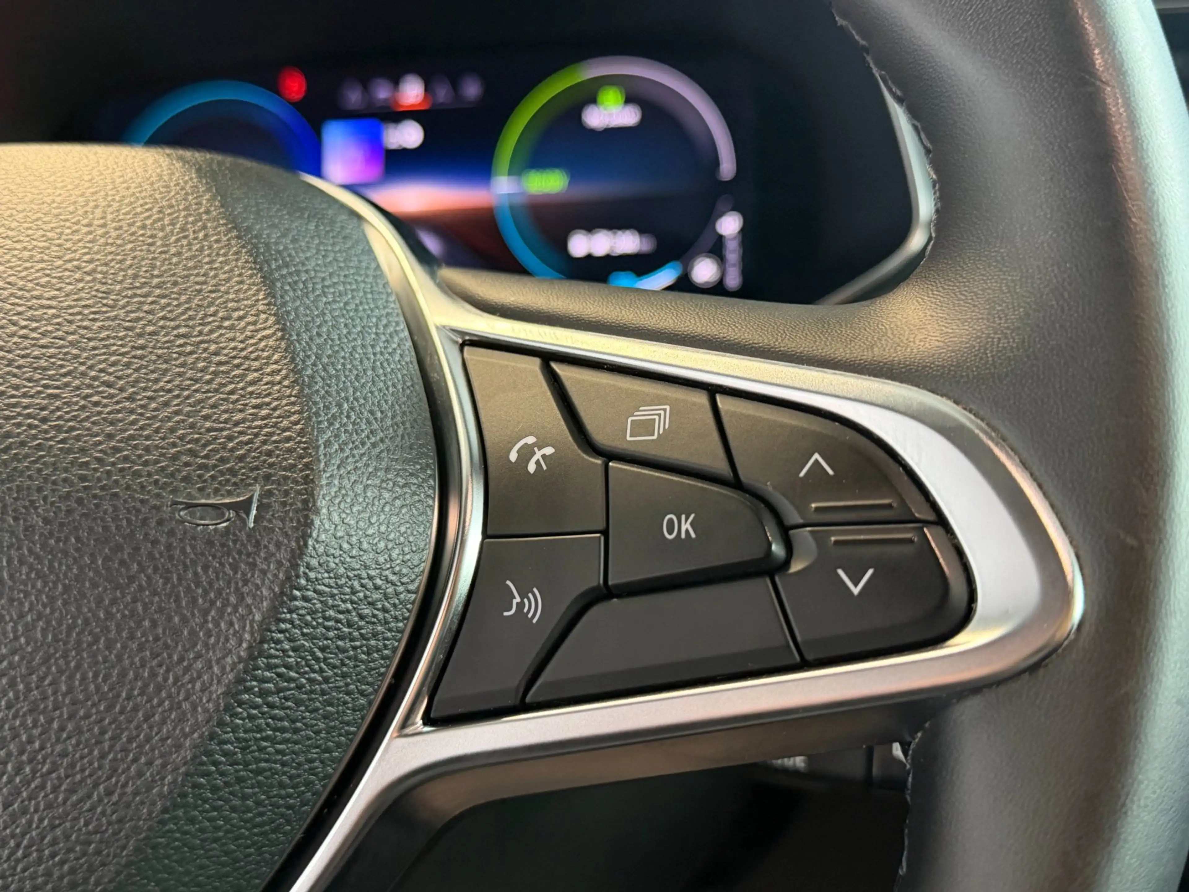 Renault Captur 1.6 E-Tech Plug-in Hybrid 160 Intens 2022 — photo 39