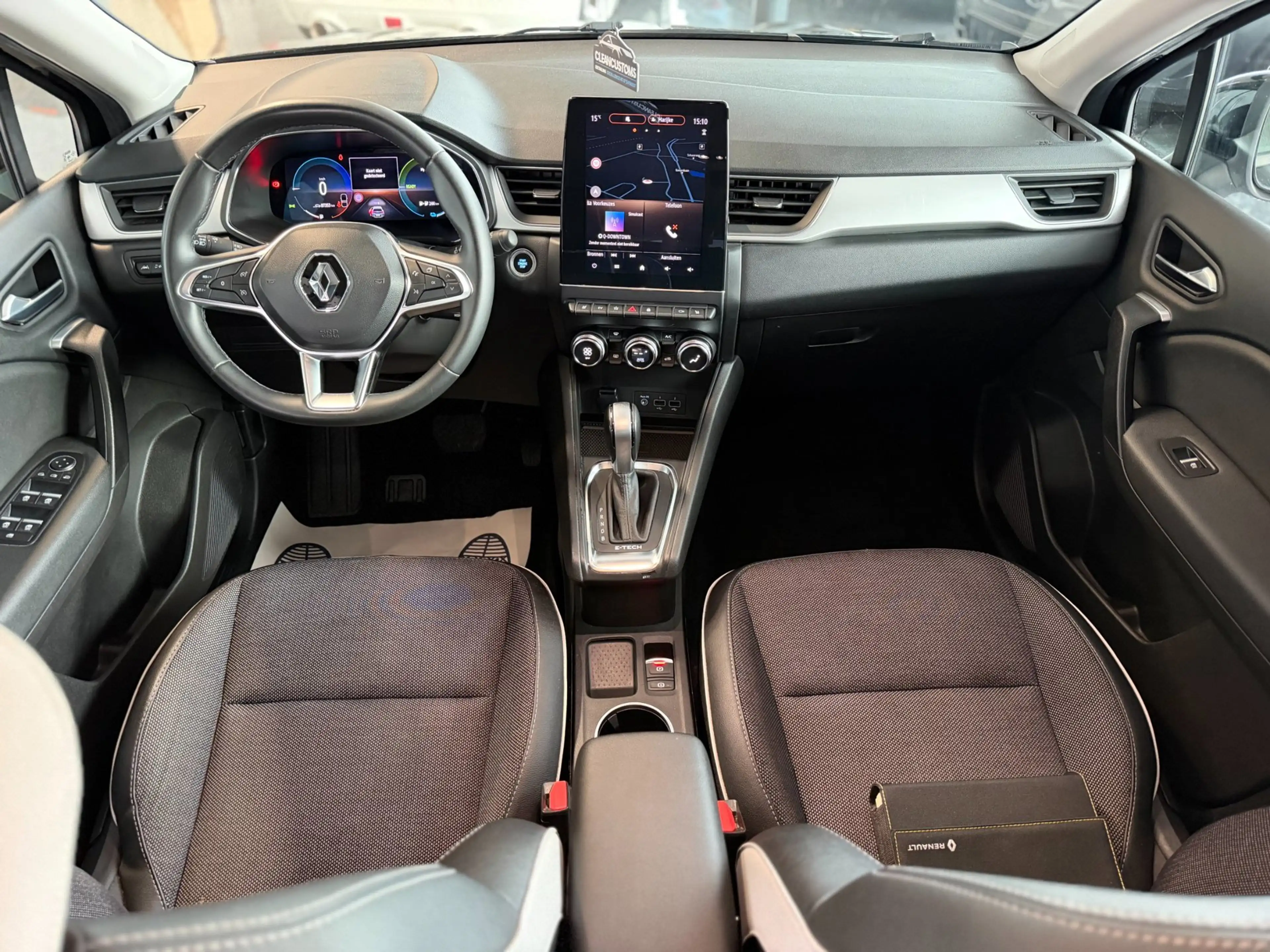Renault Captur 1.6 E-Tech Plug-in Hybrid 160 Intens 2022 — photo 18