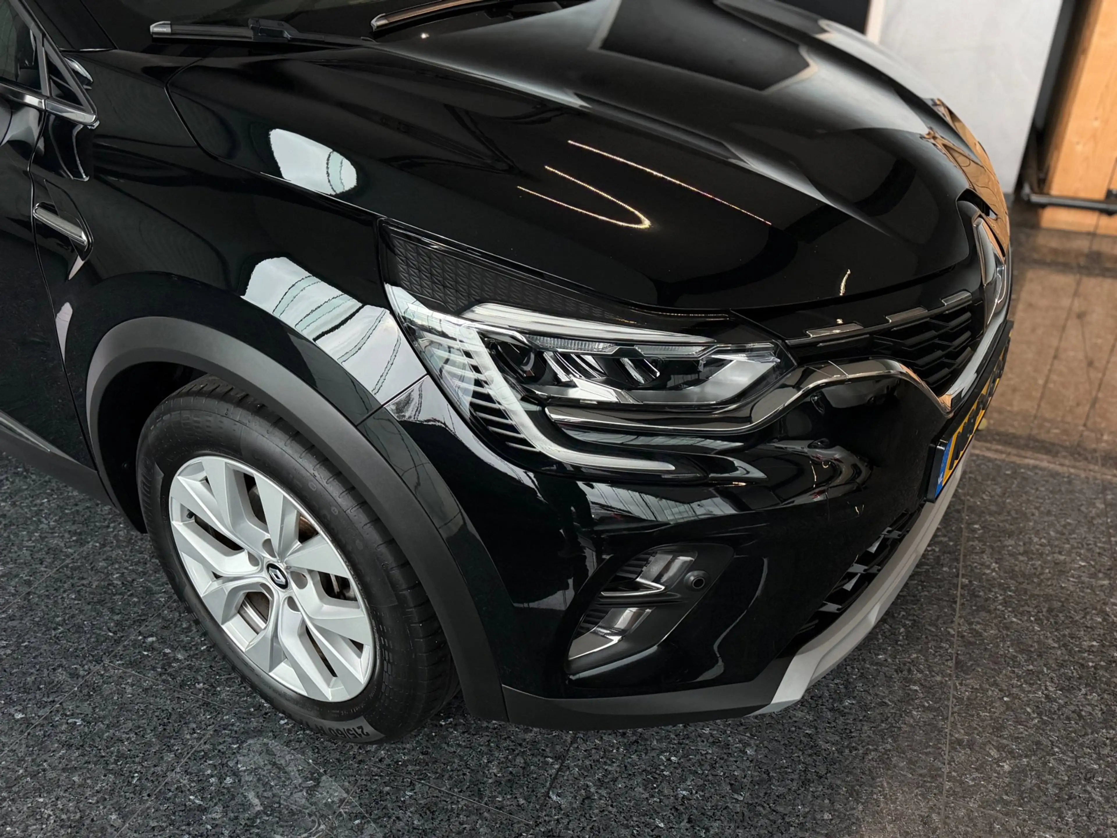 Renault Captur 1.6 E-Tech Plug-in Hybrid 160 Intens 2022 — photo 11