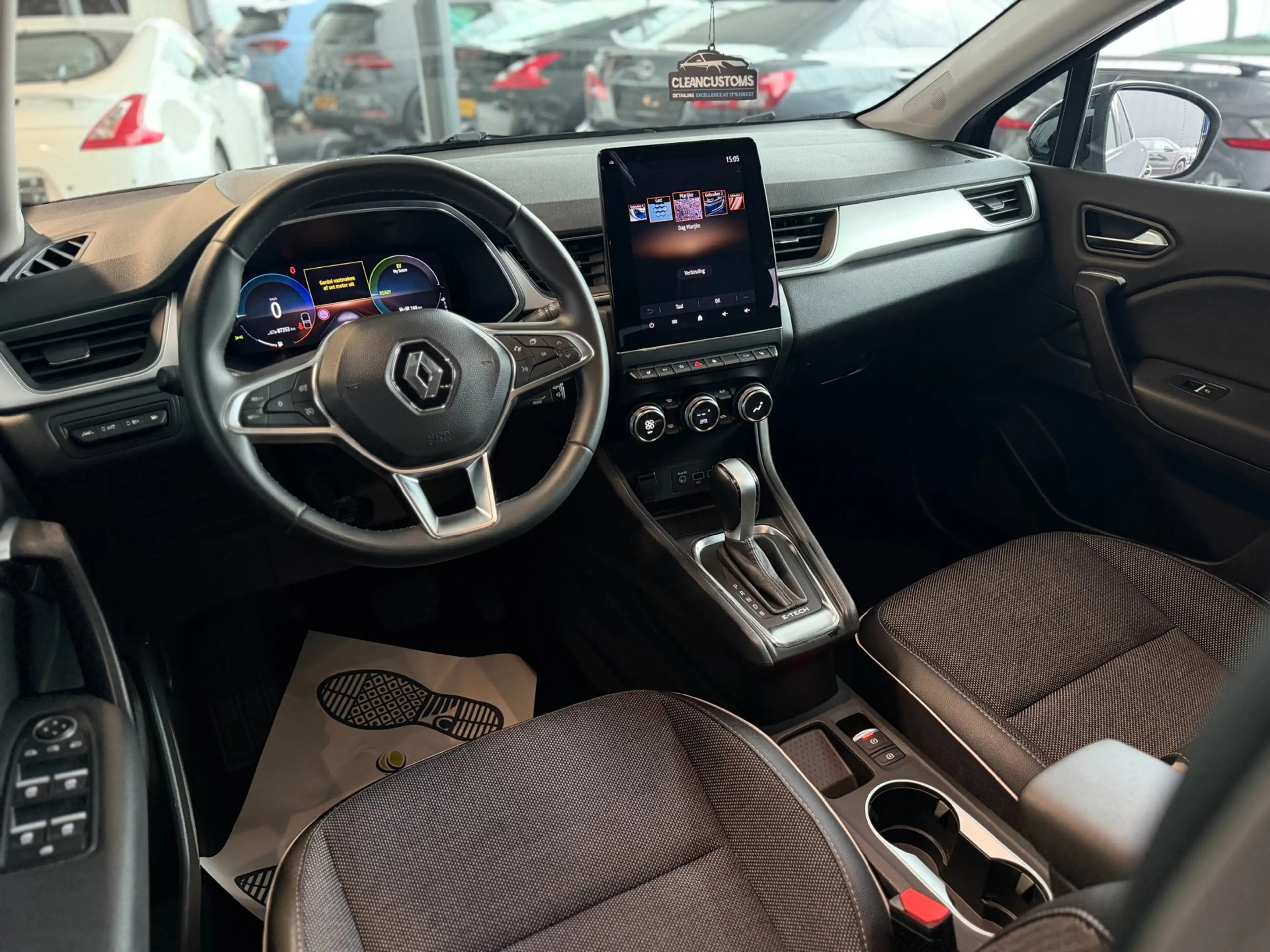 Renault Captur 1.6 E-Tech Plug-in Hybrid 160 Intens 2022 — photo 42