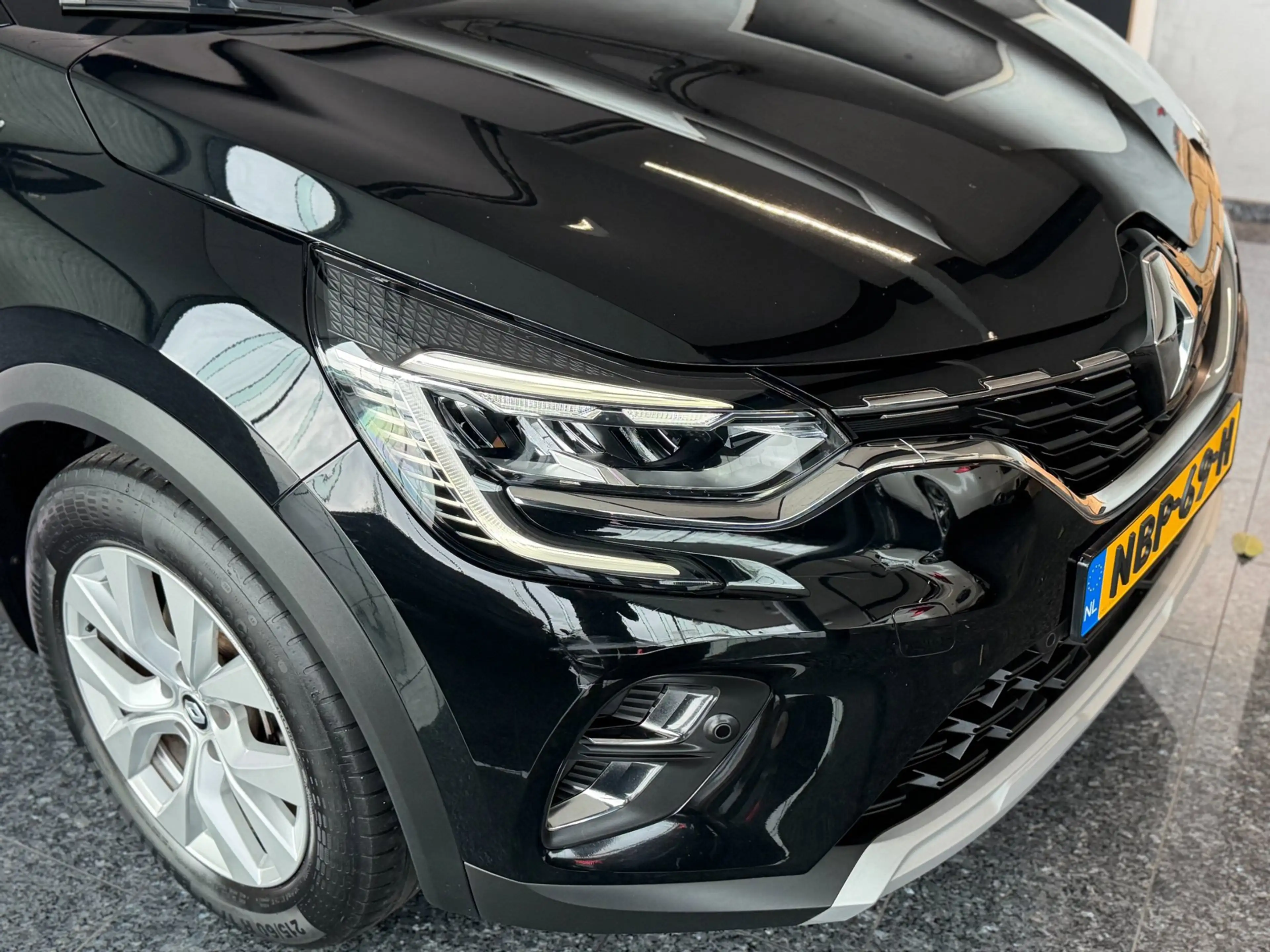 Renault Captur 1.6 E-Tech Plug-in Hybrid 160 Intens 2022 — photo 10