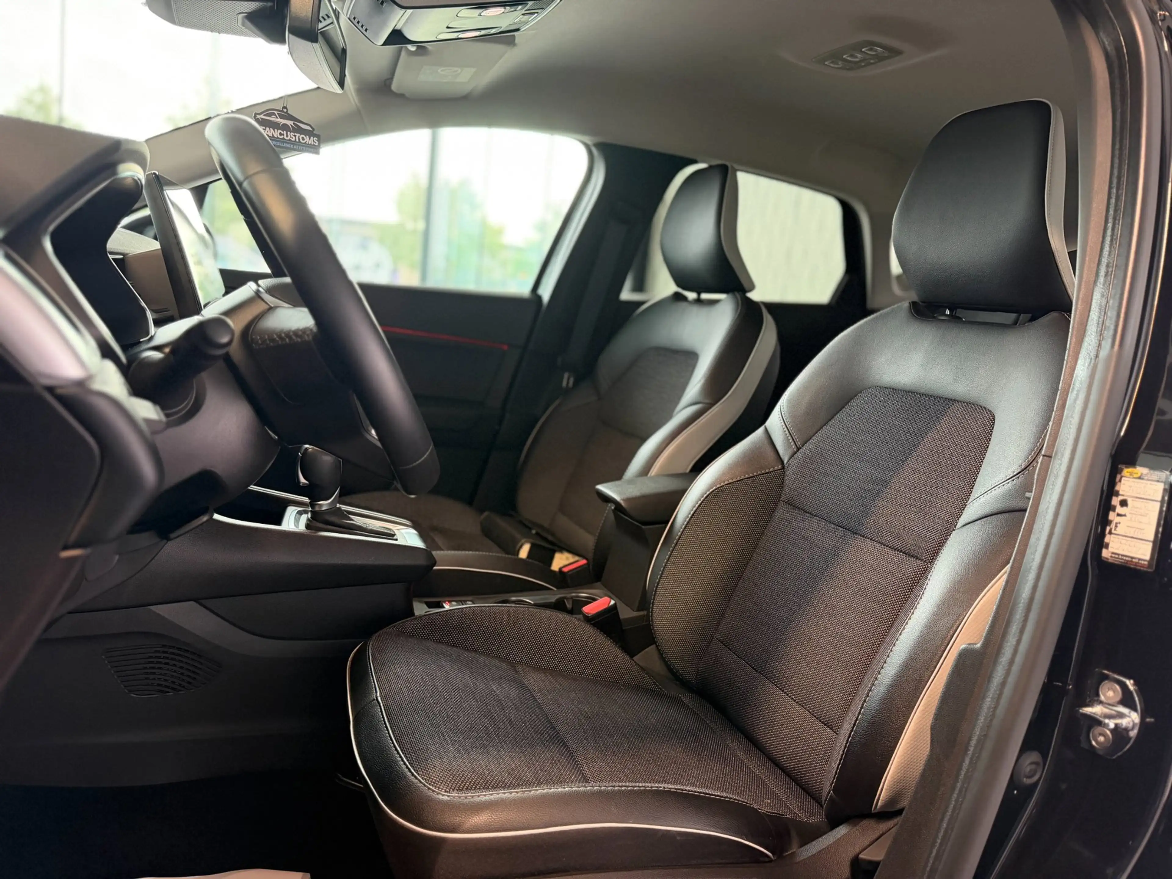 Renault Captur 1.6 E-Tech Plug-in Hybrid 160 Intens 2022 — photo 26