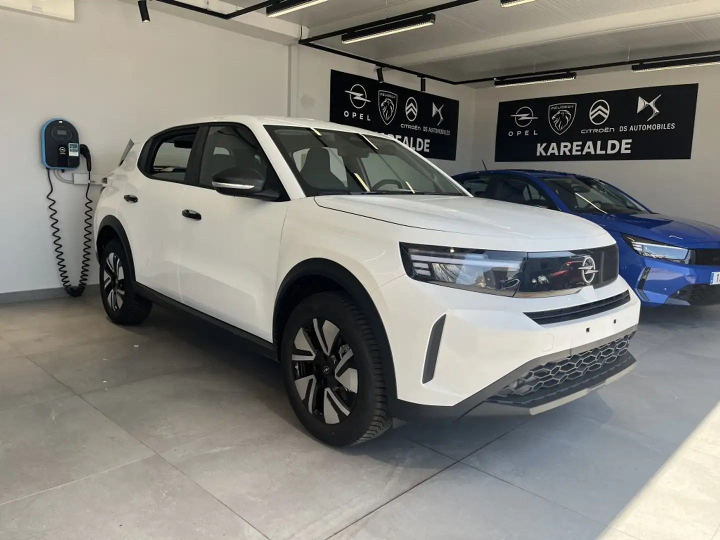 Opel Frontera Electric 44kWh Edition 113 Azul - 1