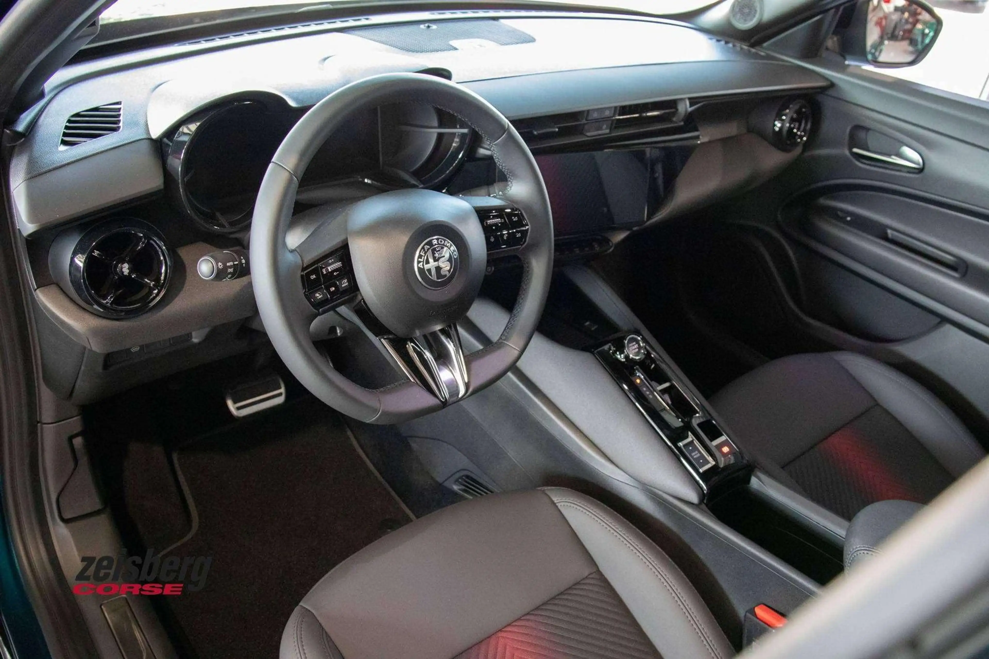 Alfa Romeo Junior Junior 1.2 VGT Ibrida Ti Technologie-Paket — photo 6