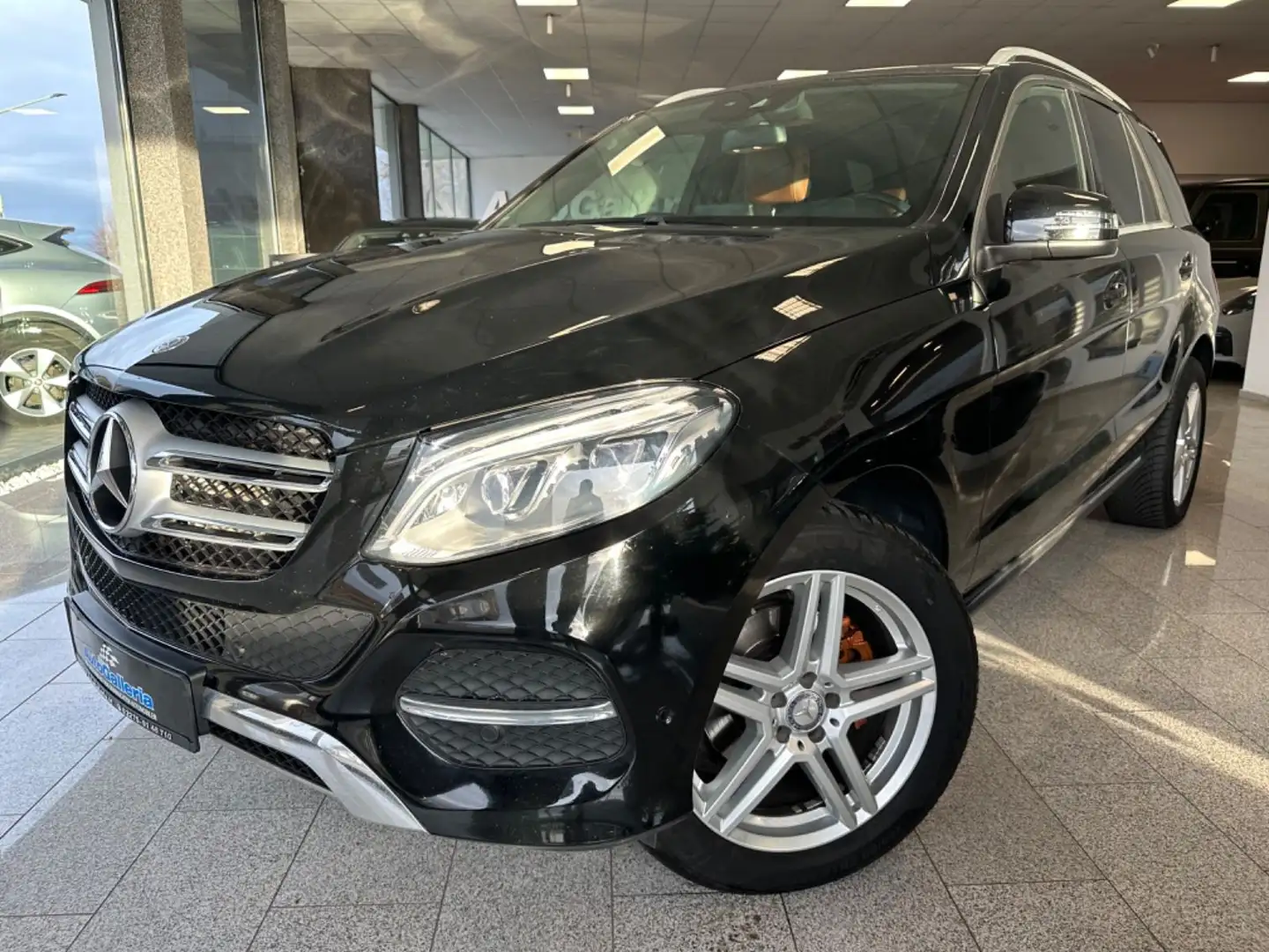 Mercedes-Benz GLE 350 d 4Matic Leder Navi Kamera ILS AHK Schwarz - 1