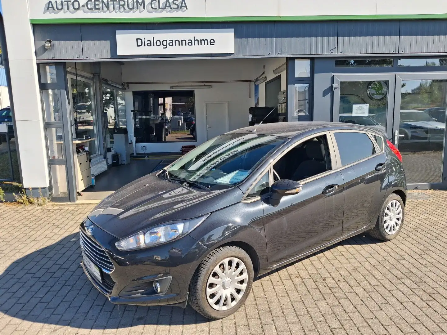 Ford Fiesta 1,0 EcoBoost 100 PS Trend SHZ FSH GJR Schwarz - 1