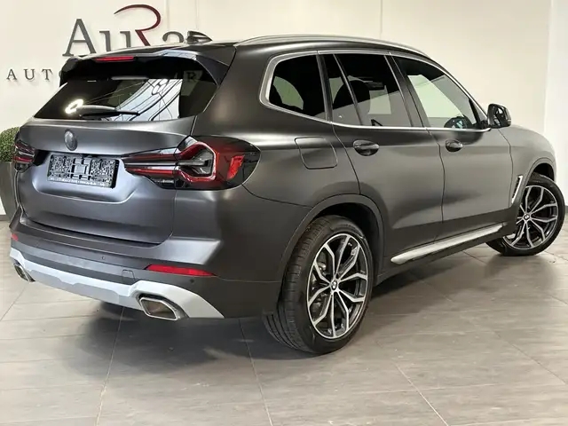 BMW X3 view 4
