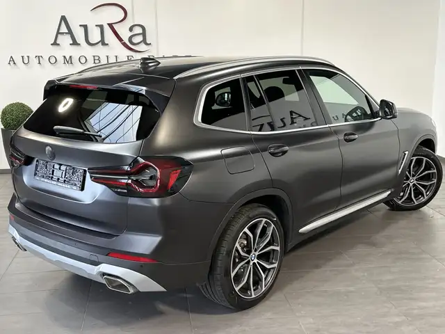 BMW X3 view 5