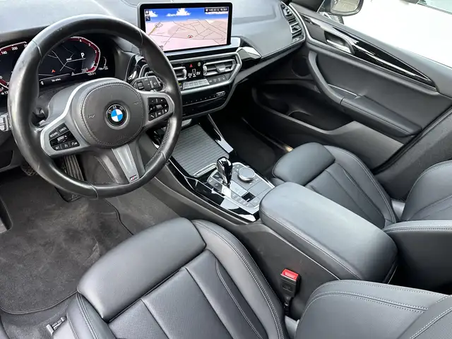 BMW X3 view 8
