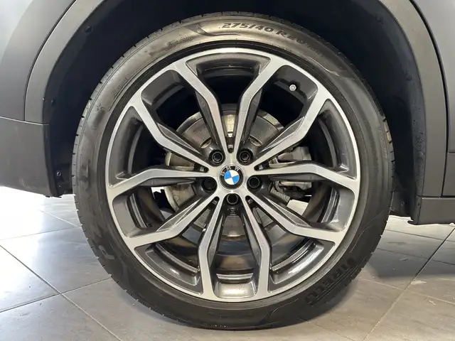 BMW X3 view 3