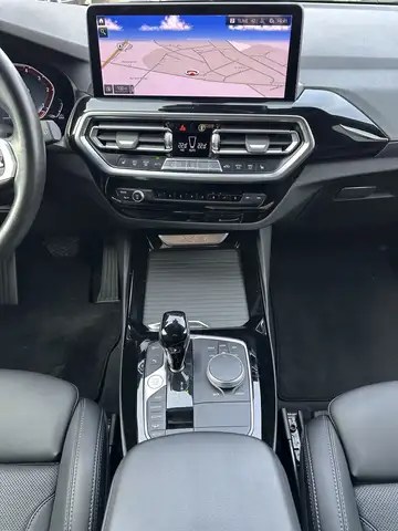 BMW X3 view 11