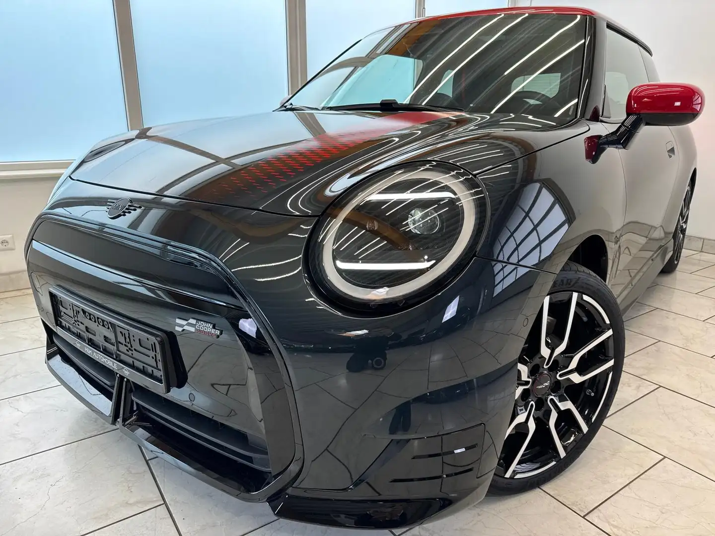 MINI Cooper SE MINI Cooper SE JCW - Pano/LED/CarPlay/Kamera Grau - 2
