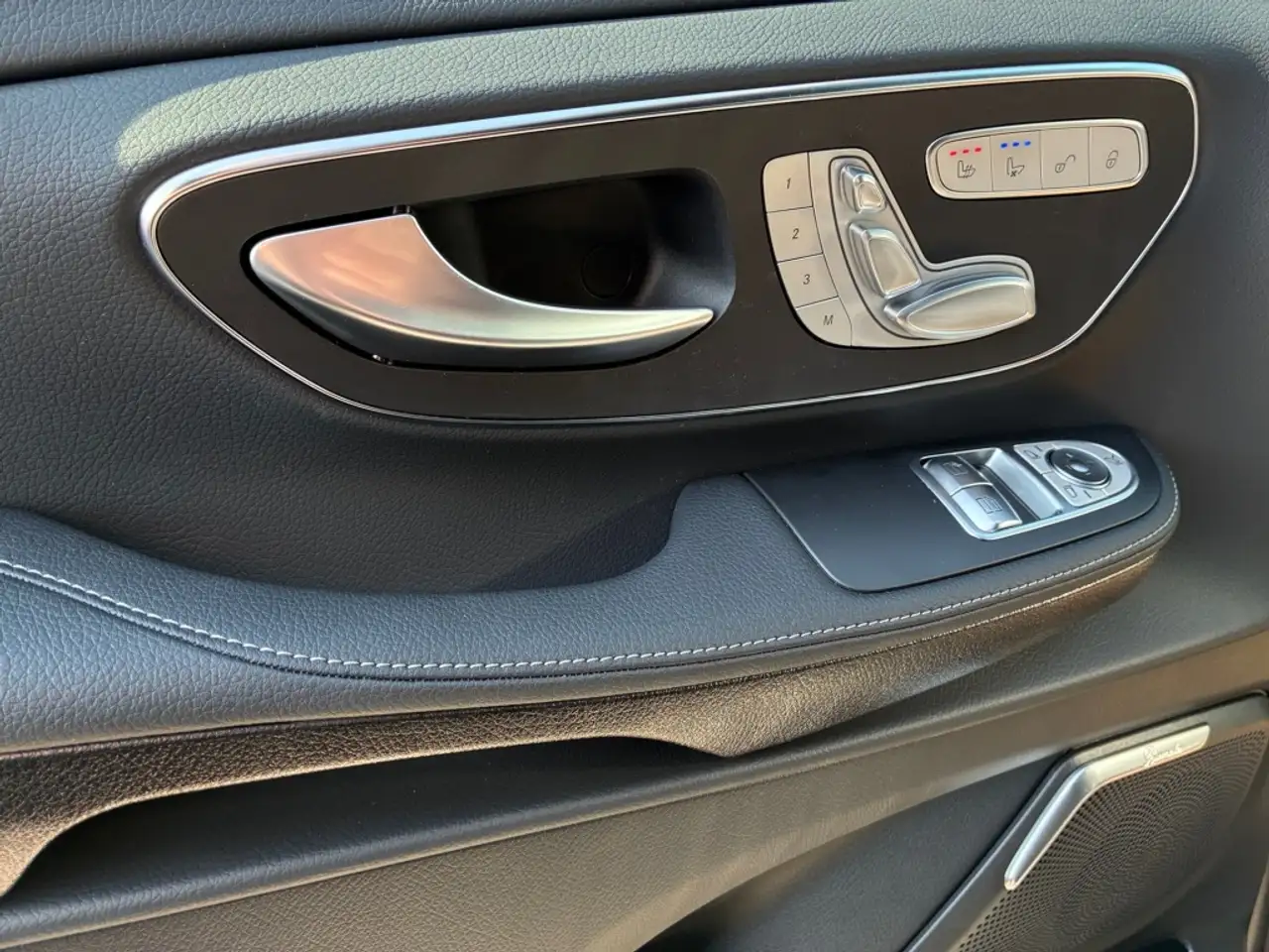 Mercedes-Benz V 300 d 4M AVANTGARDE, LANG - AMG! NIGHT! PANO! 5