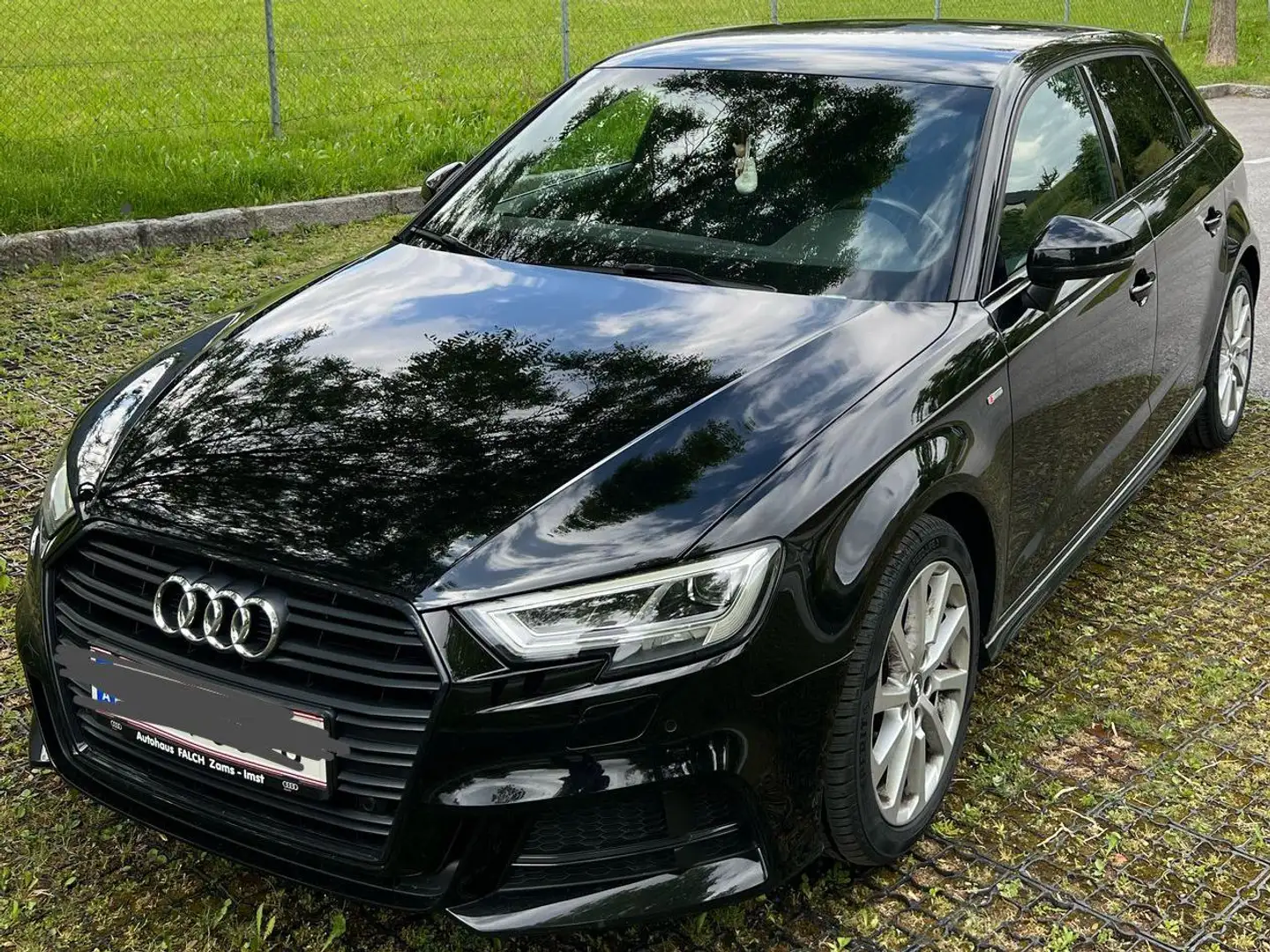 Audi A3 A3 Sportback 30 TFSI Design Schwarz - 2