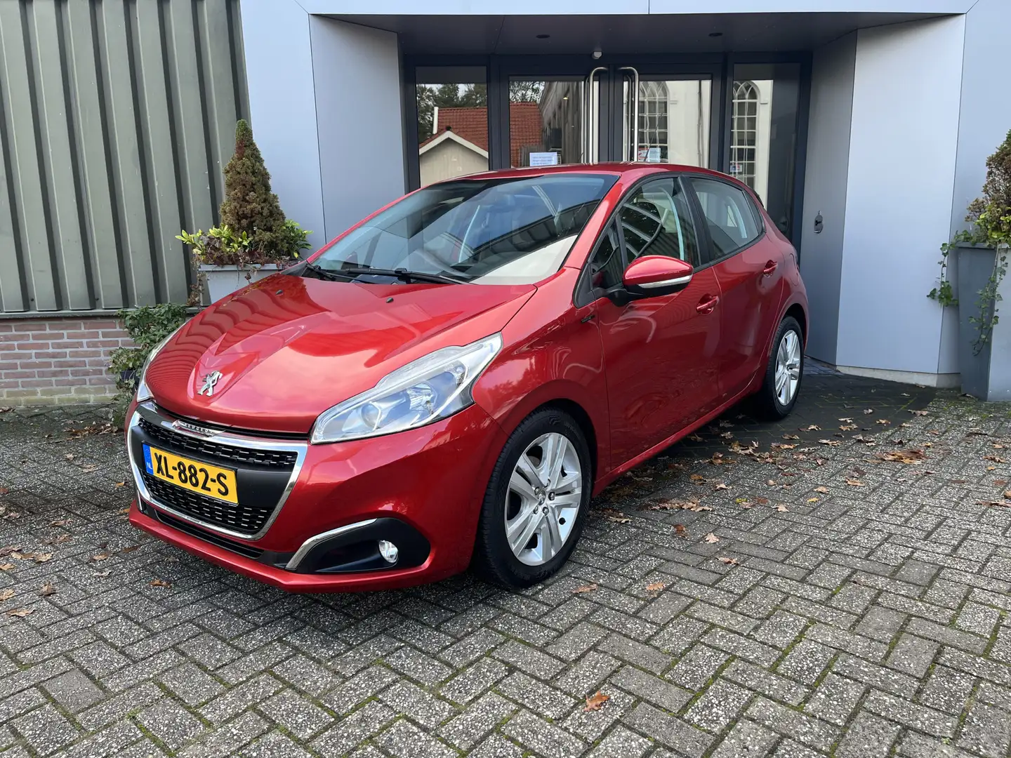 Peugeot 208 1.2 PureTech Signature 83 pk | Airco | Cruise cont Rouge - 1