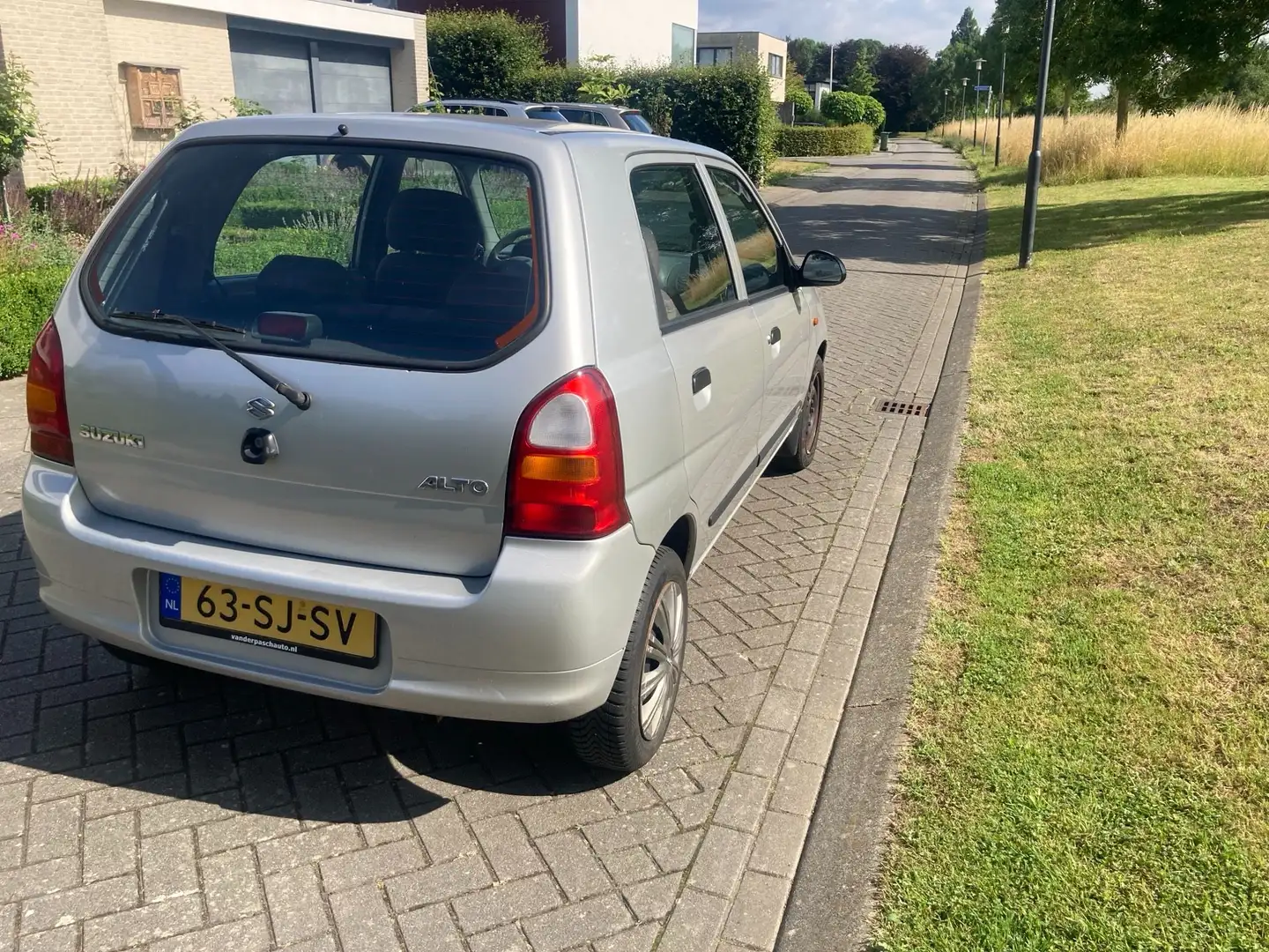 Suzuki Alto Alto 1.1 GLX Cool Plateado - 2