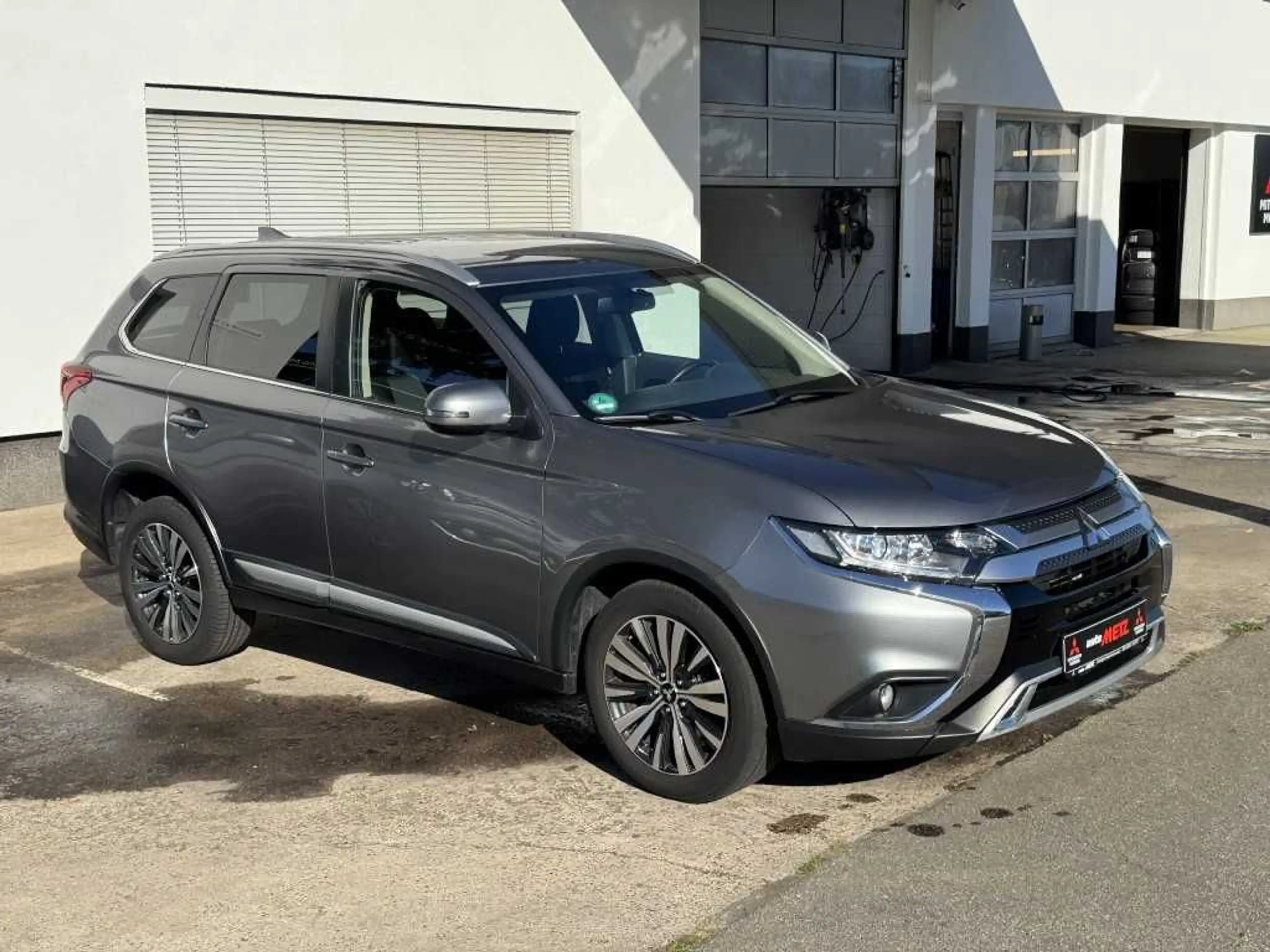 Mitsubishi Outlander Active 2.0 MIVEC ClearTec 2WD CVT — photo 2