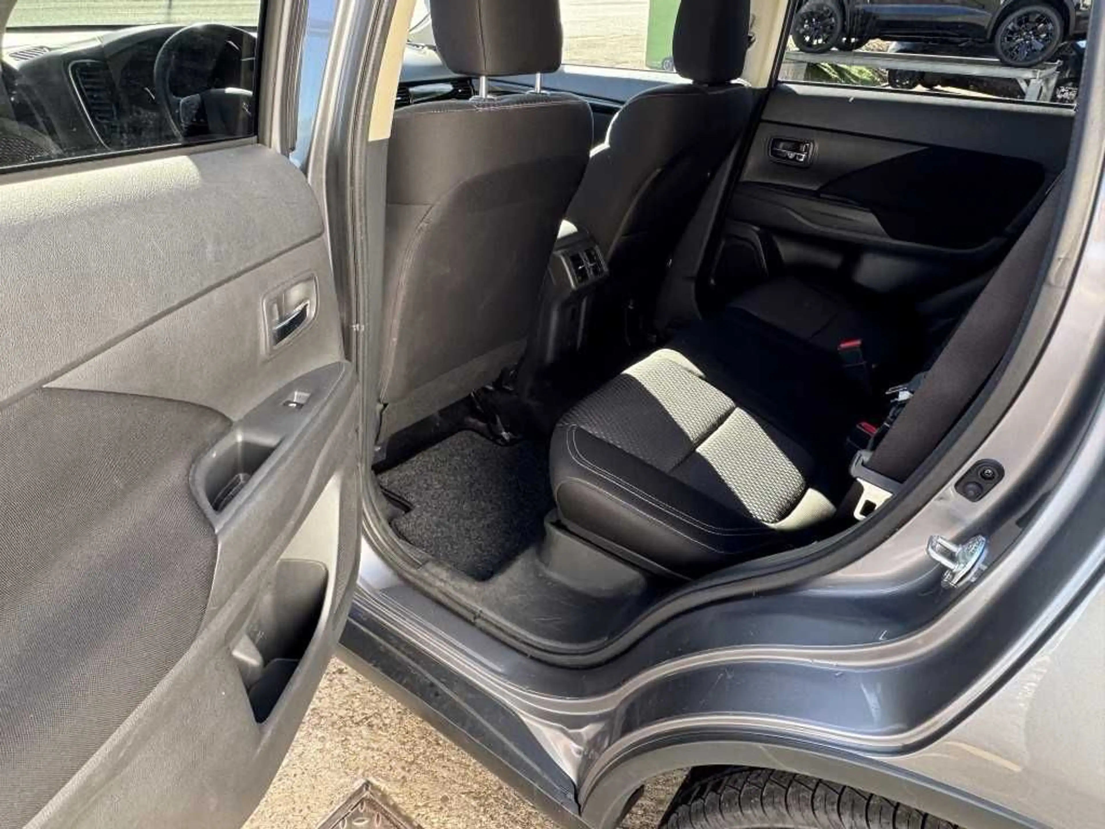 Mitsubishi Outlander Active 2.0 MIVEC ClearTec 2WD CVT — photo 6